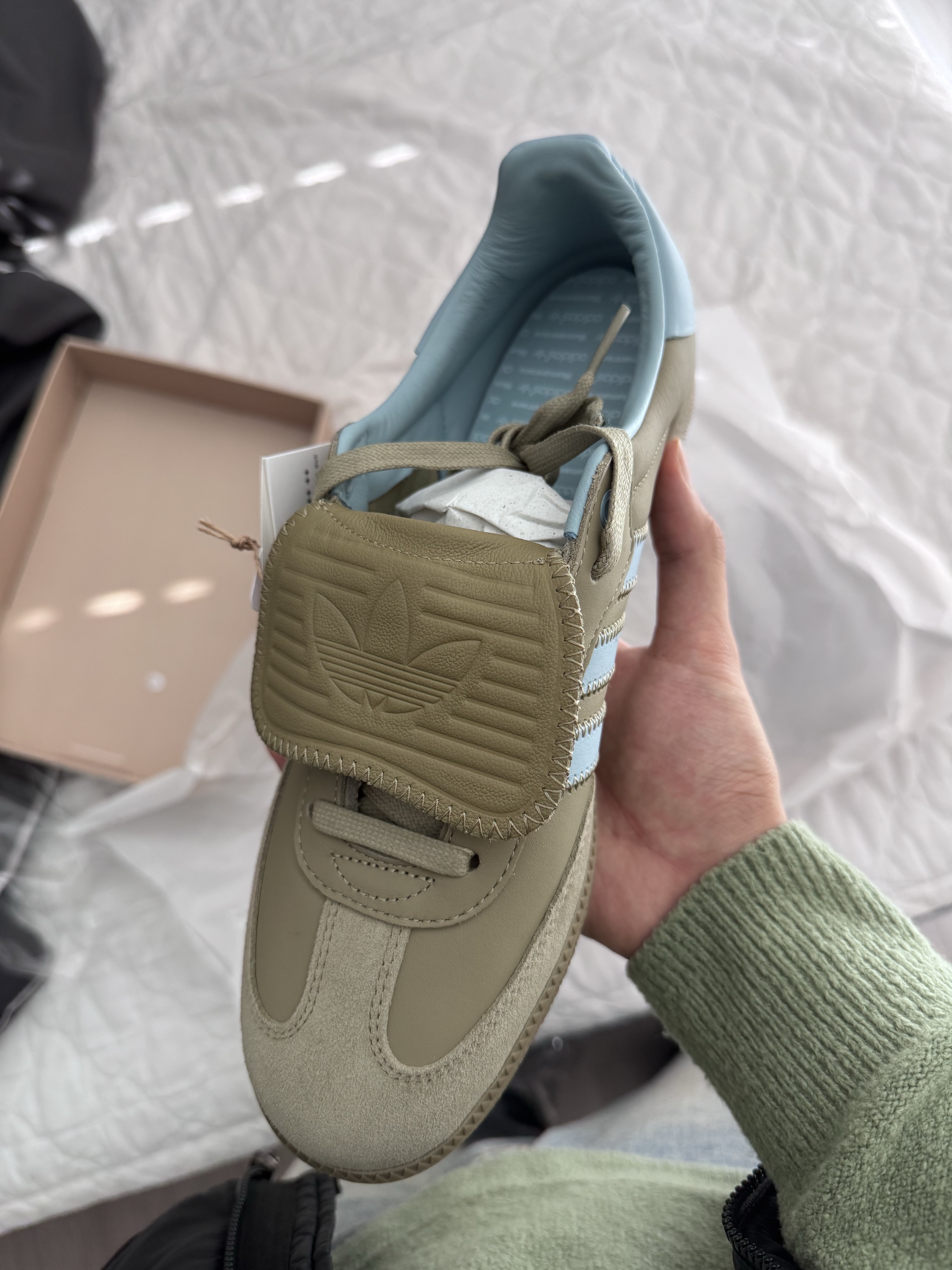 Adidas x Pharrell Williams Humanrace Samba Orbit Green Ash Grey 착용 스타일