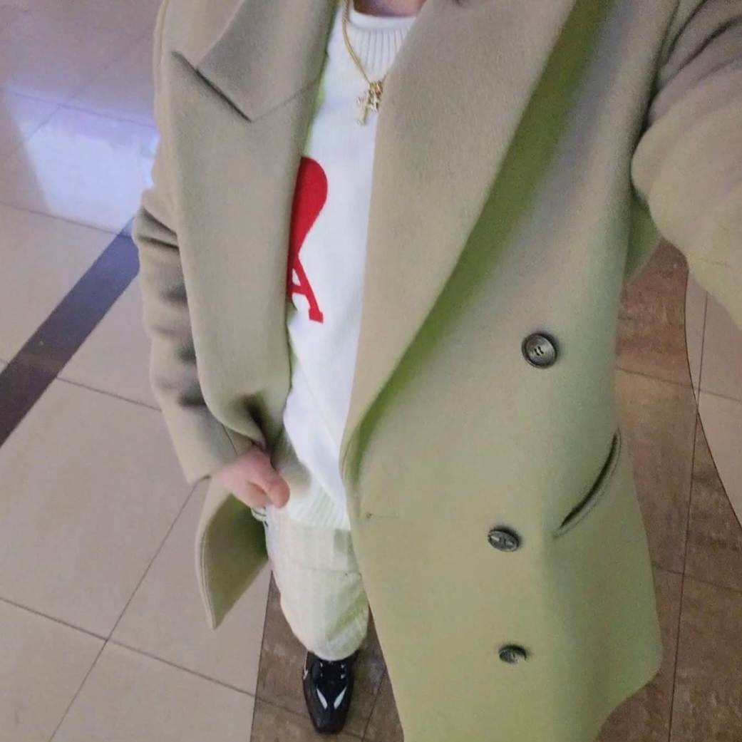 AMI de Coeur Oversize Intarsia Sweater Off White Red, Nike x Martine Rose Shox MR4 Black 착용 스타일 - 2