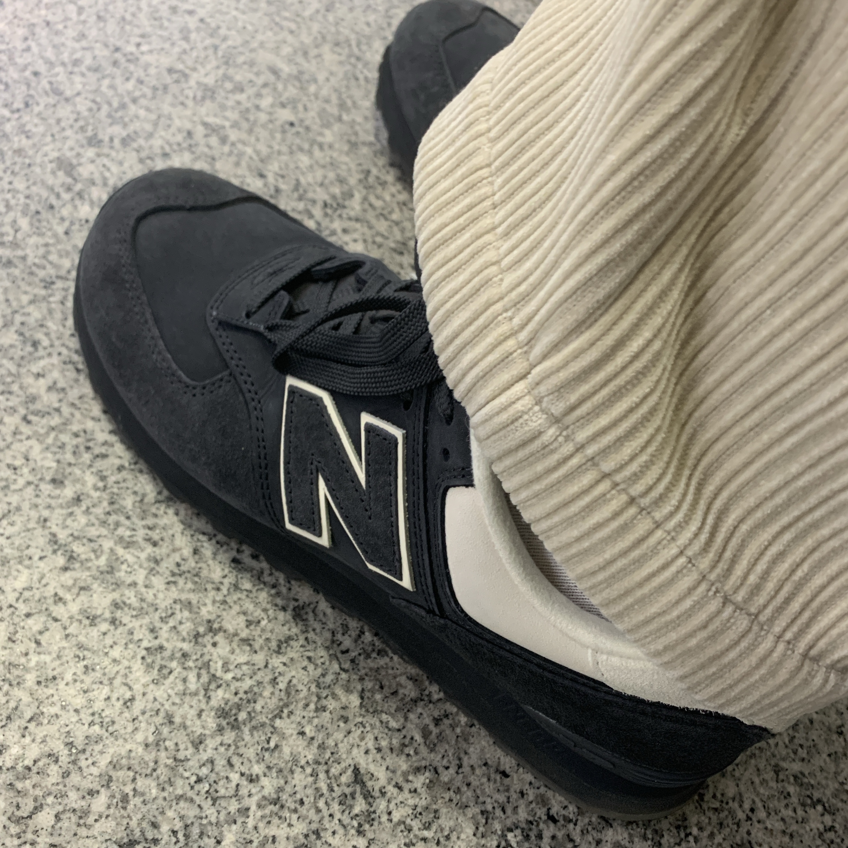 New Balance x Comme des Garcons Junya Watanabe Man 574 Suede Grey Off White 착용 스타일