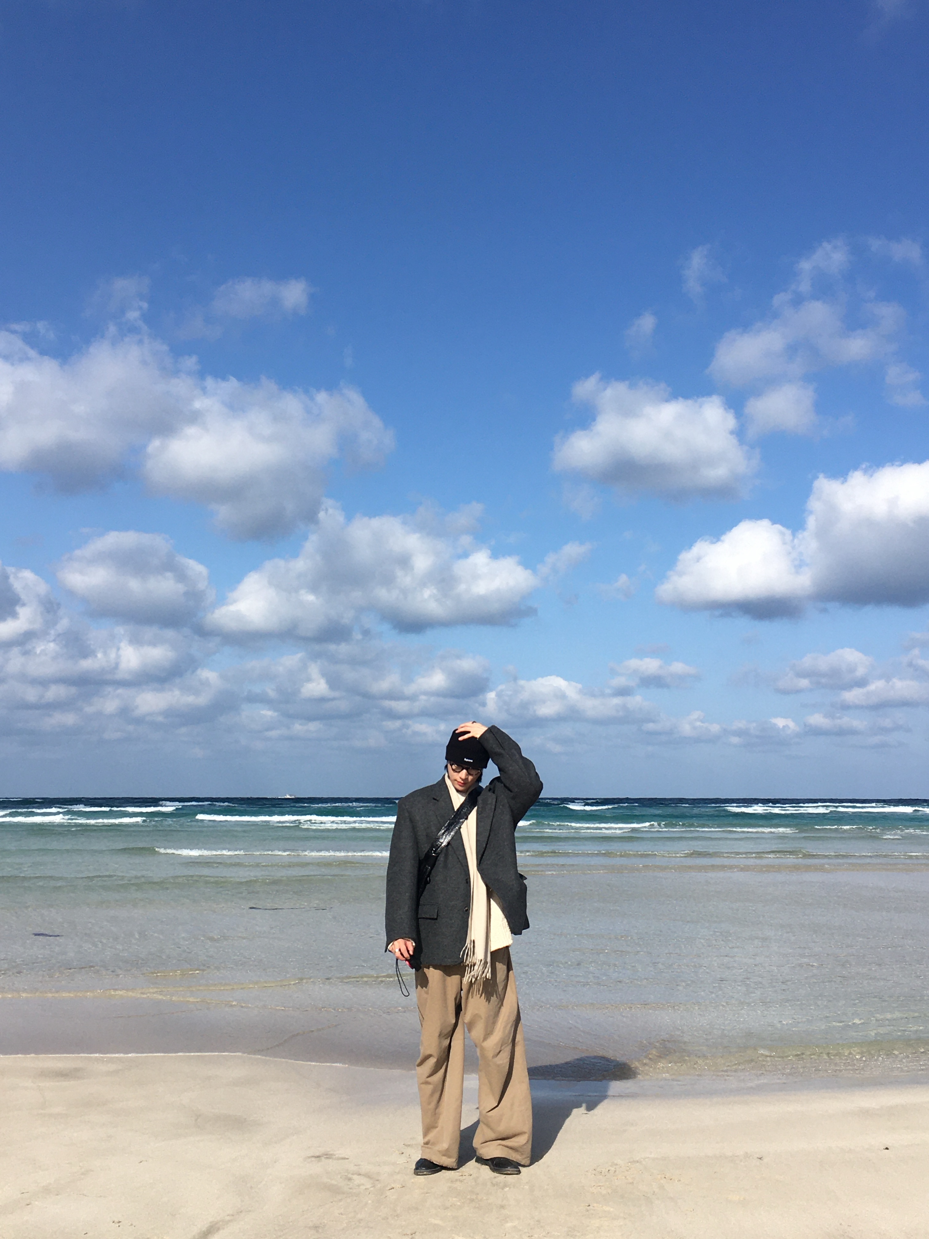 Supreme Overdyed Beanie Black 착용 스타일 - 3