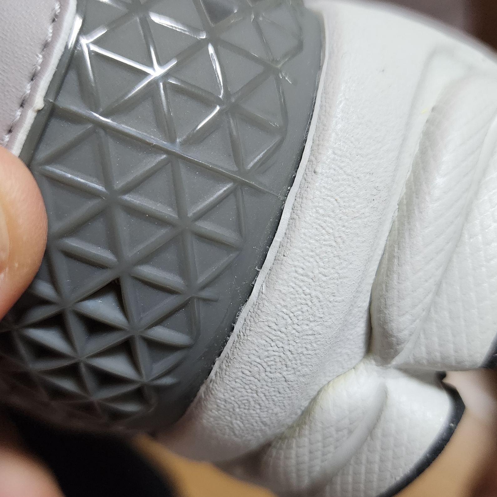 (W) Nike Zoom Vomero 5 Cobblestone and Flat Pewter 착용 스타일
