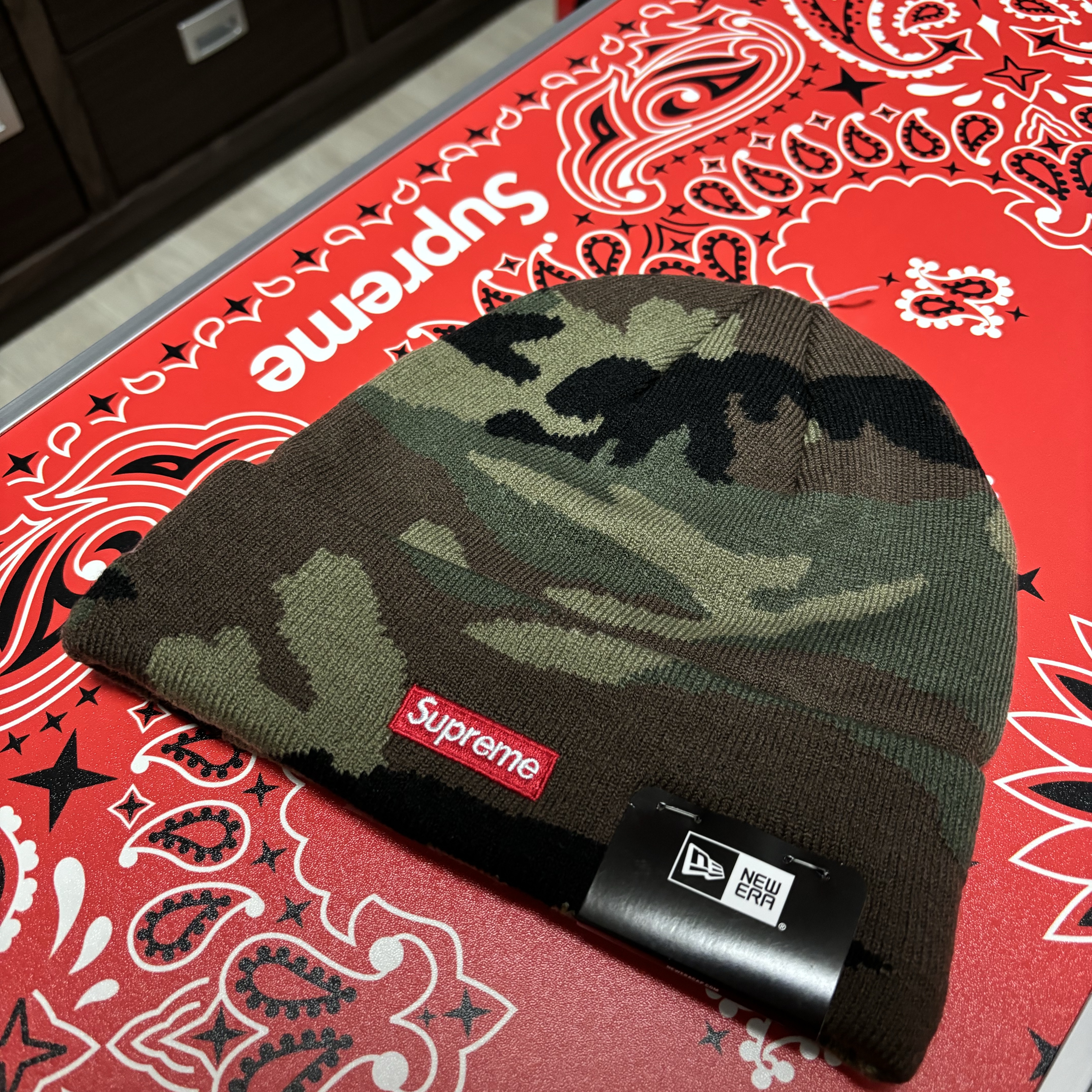Supreme Box Logo Crewneck Blue - 22FW, Supreme New Era Swarovski S Logo Beanie Woodland Camo - 21SS 착용 스타일 - 3