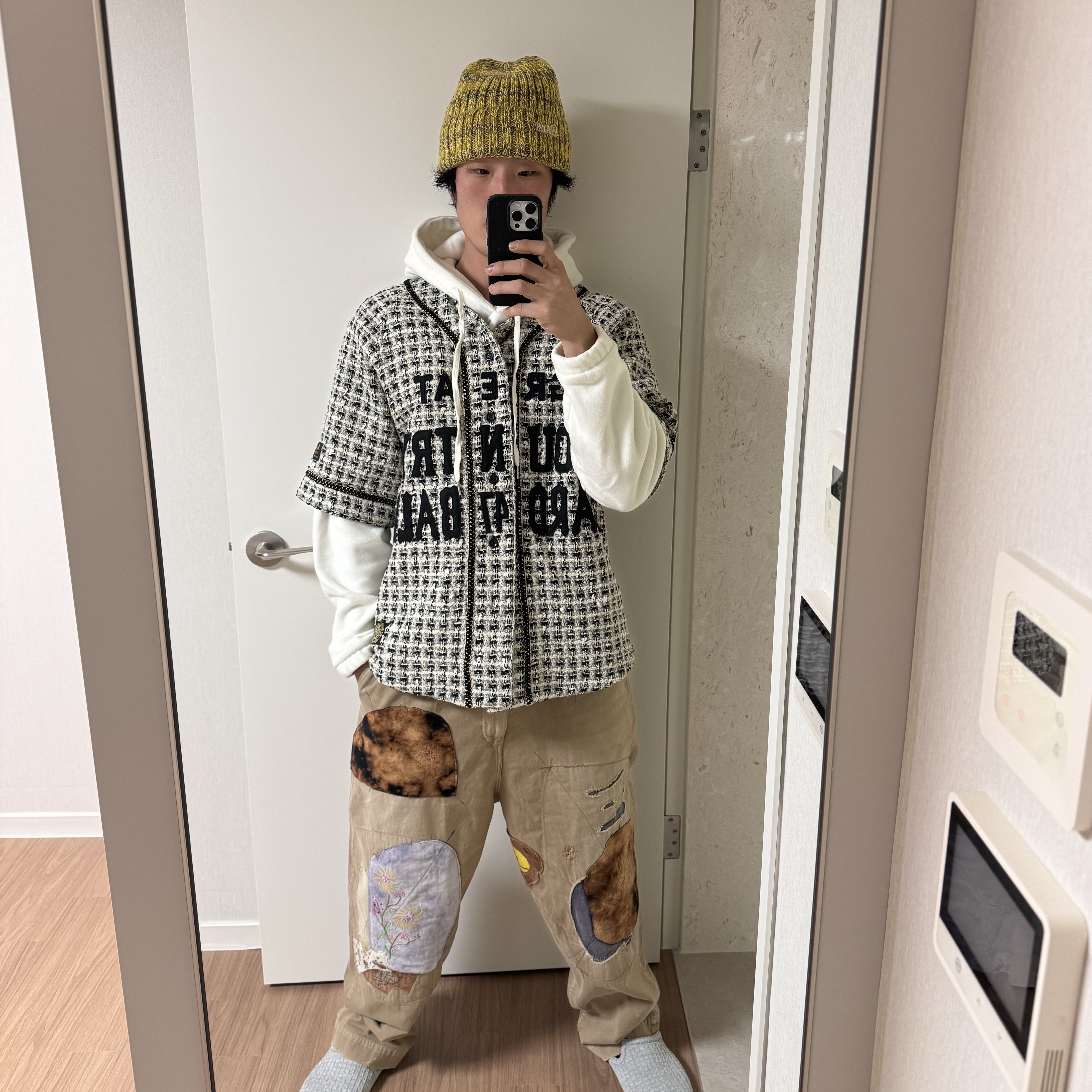 Kapital Fancy Tweed Great Kountry Baseball Shirt White, Kapital Katsuragi High Waist Neem Pants Beige 착용 스타일 - 2