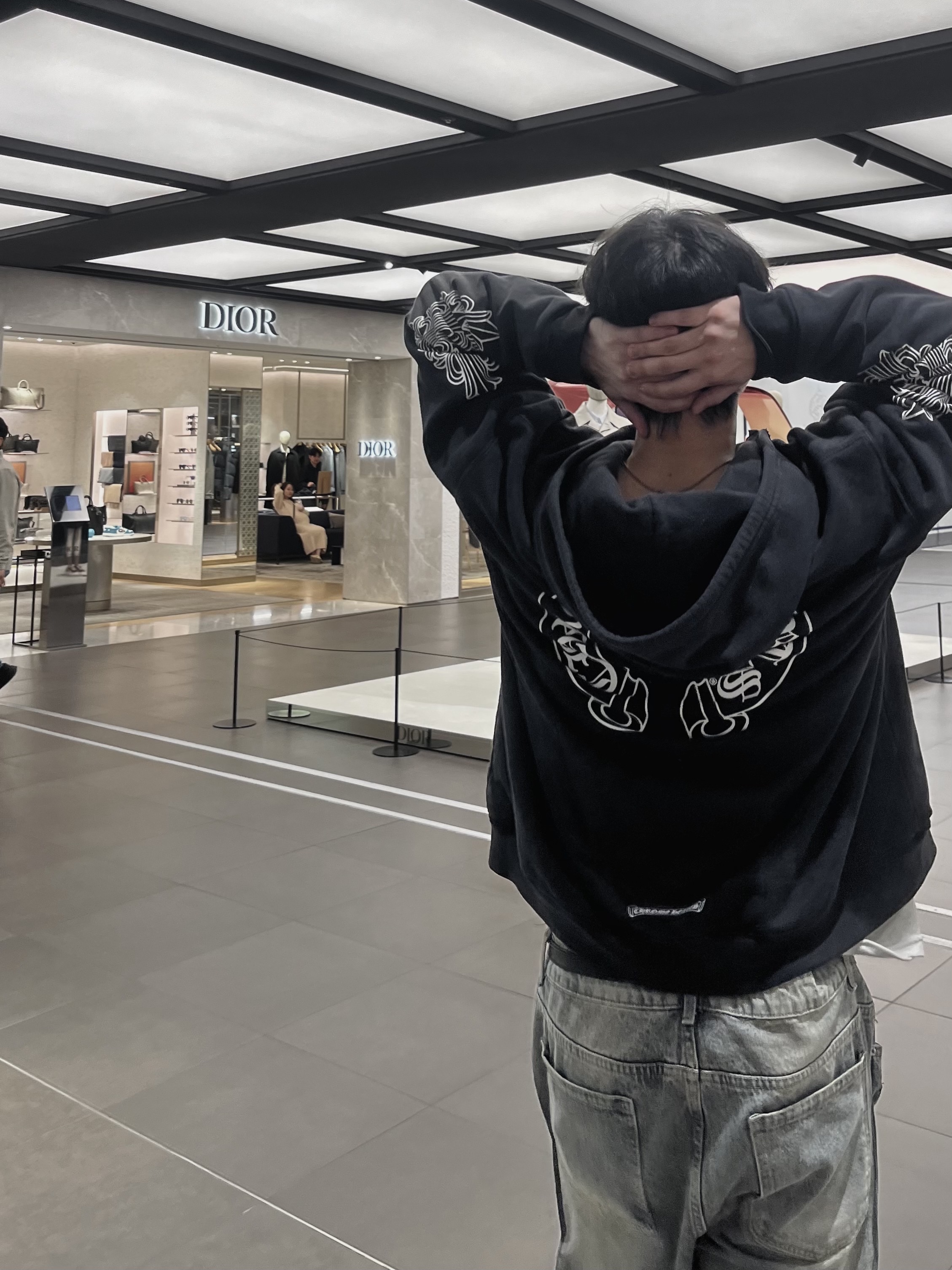 Chrome Hearts Horseshoe Floral Heavyweight Zip-Up Hoodie Black, Chrome Hearts Horseshoe Floral Fleece Zip-Up Hoodie Black 착용 스타일 - 2