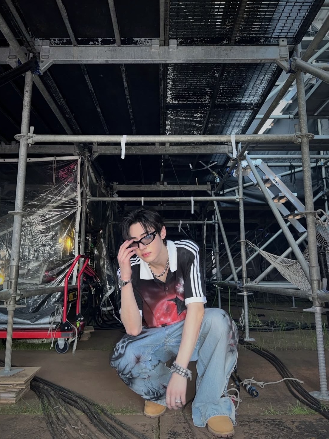 Gentle Monster Memento 01 SM Black Gray, Adidas Adicolor Classic 3-Stripes Polo Shirt Black - KR Sizing 착용 스타일 - 1