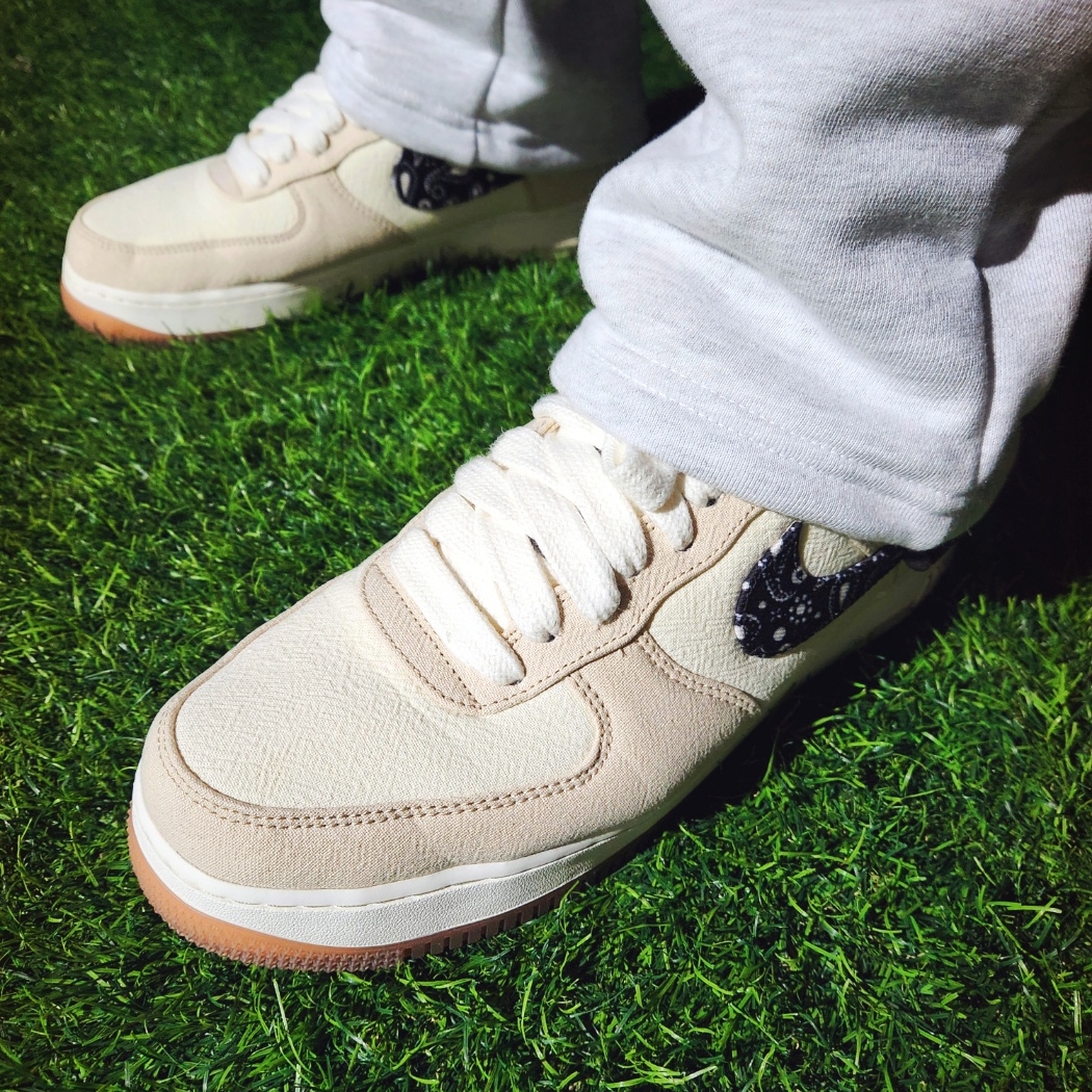 Nike Air Force 1 '07 LV8 Paisley Swoosh 착용 스타일 - 5