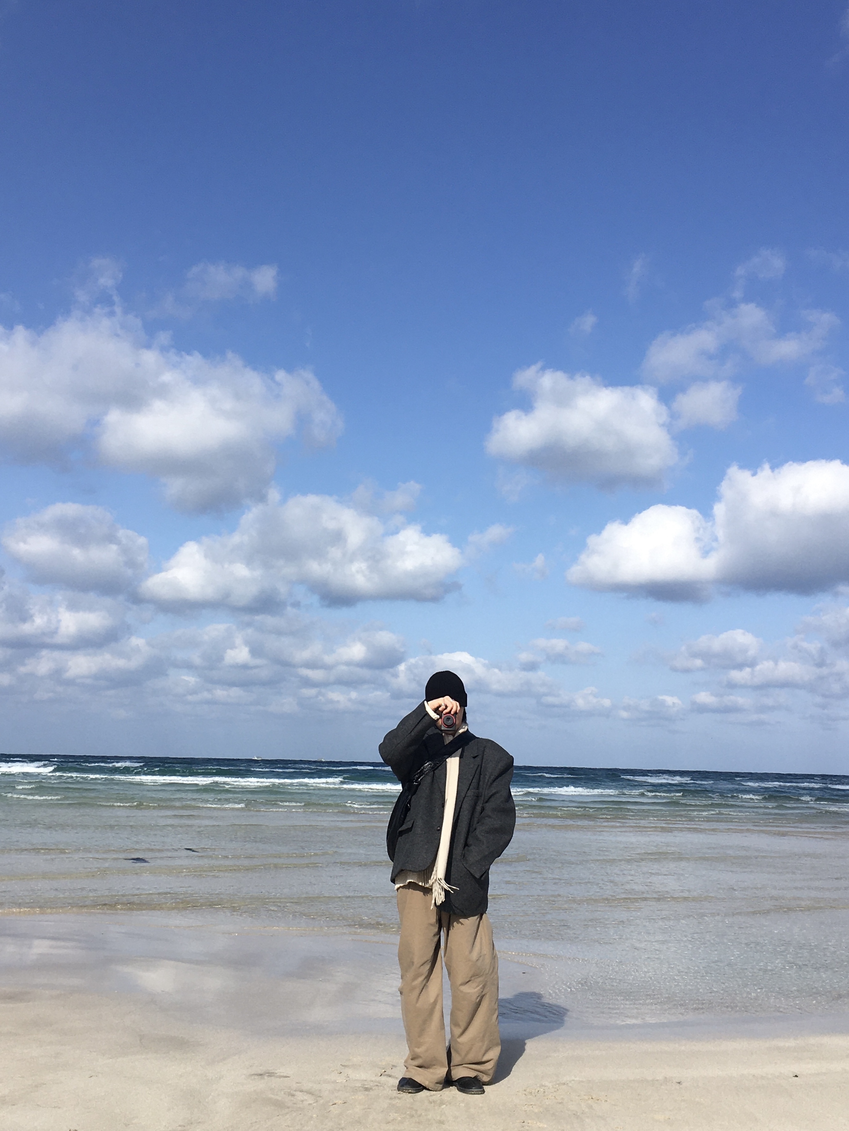 Supreme Overdyed Beanie Black 착용 스타일 - 4