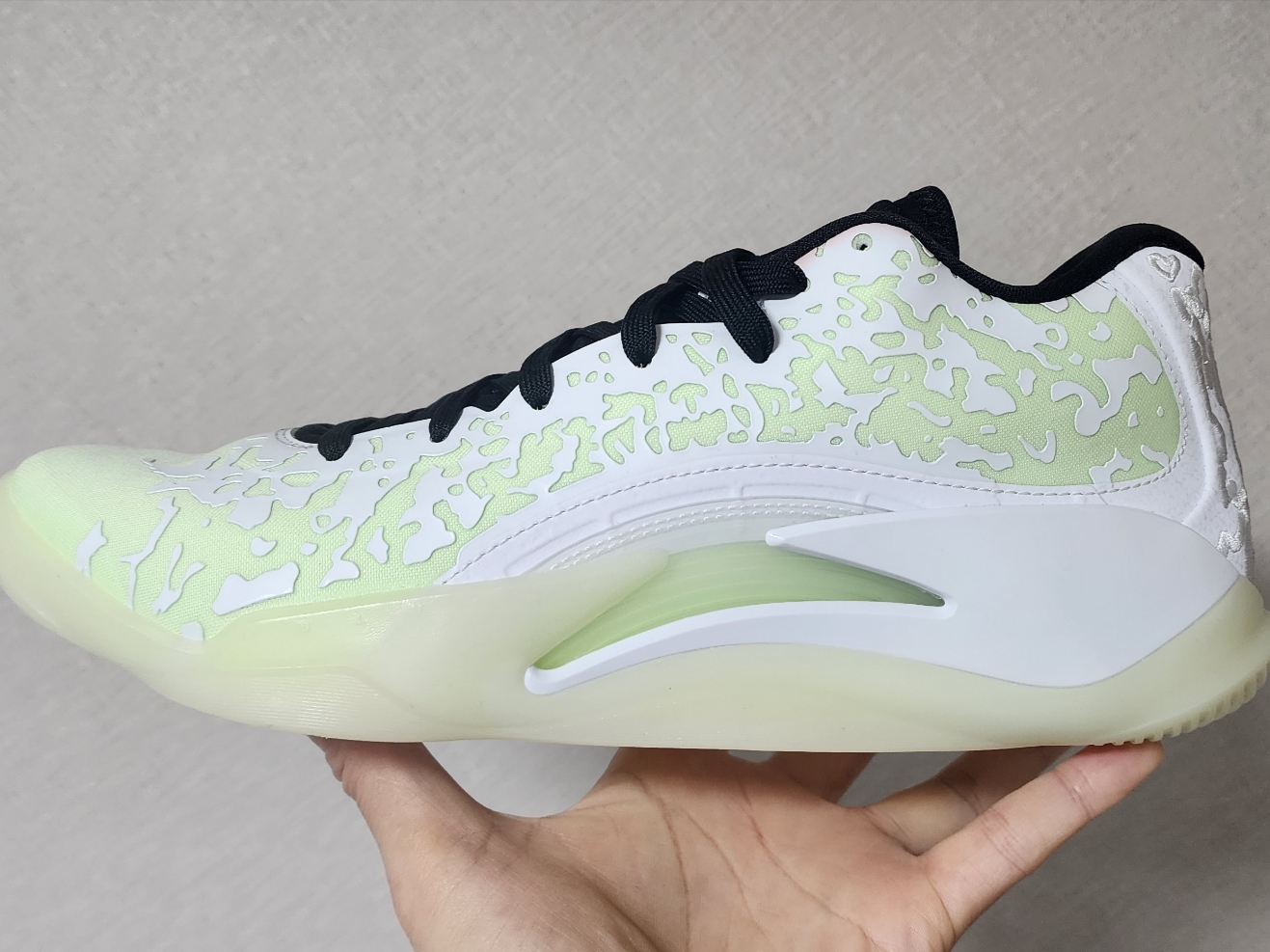 Jordan Zion 3 PF White Barely Volt 착용 스타일