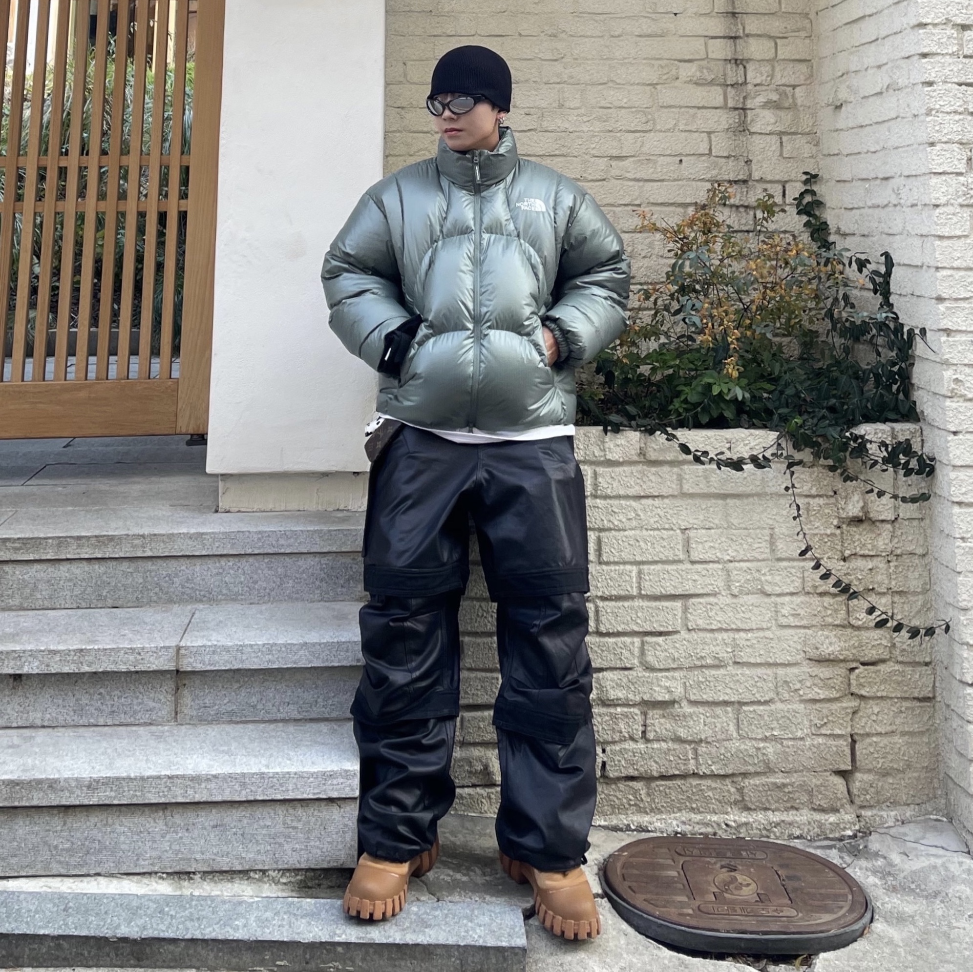 The North Face White Label Wave RDS Down Jacket Khaki 착용 스타일 - 1