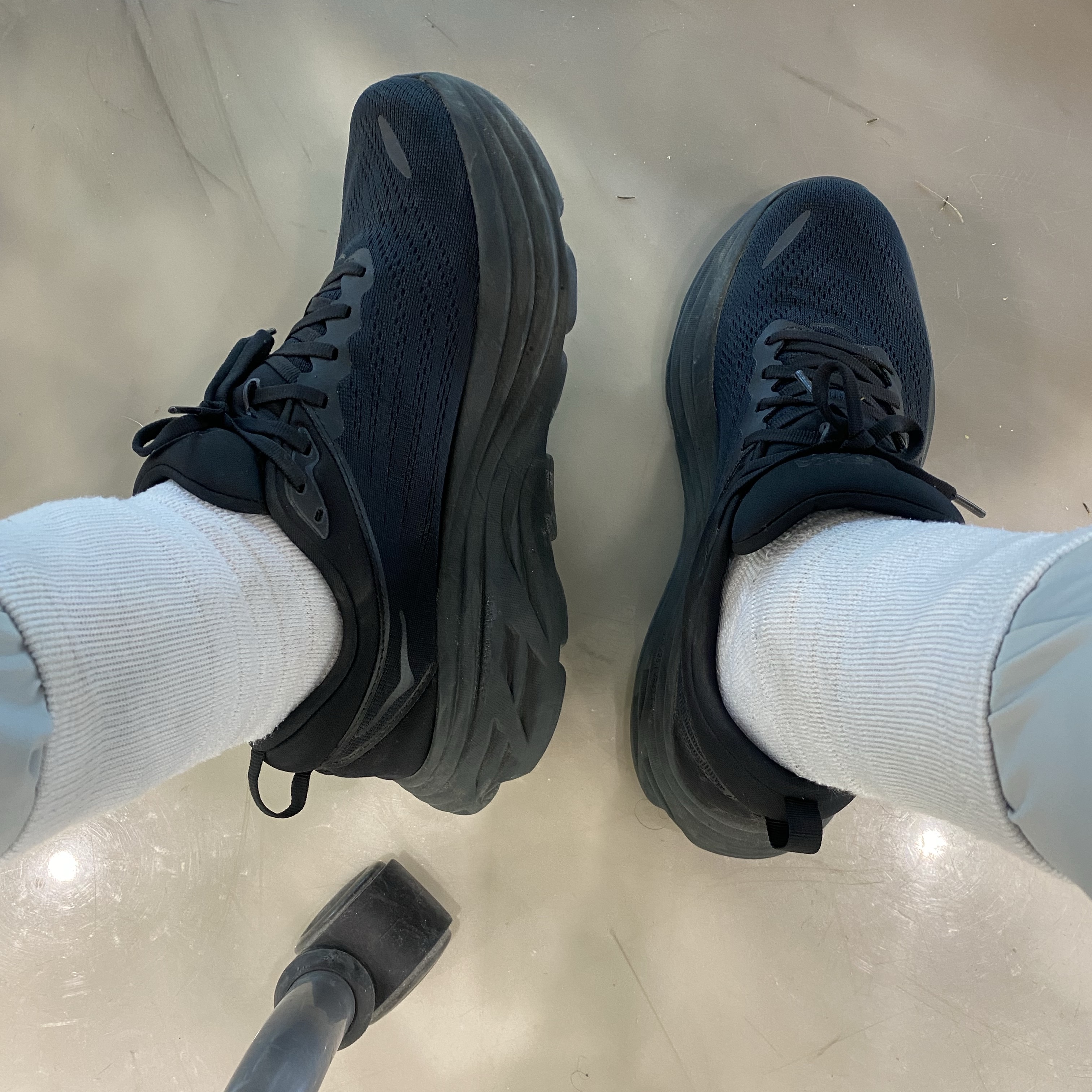 Hoka Bondi 8 Black - Regular 착용 스타일