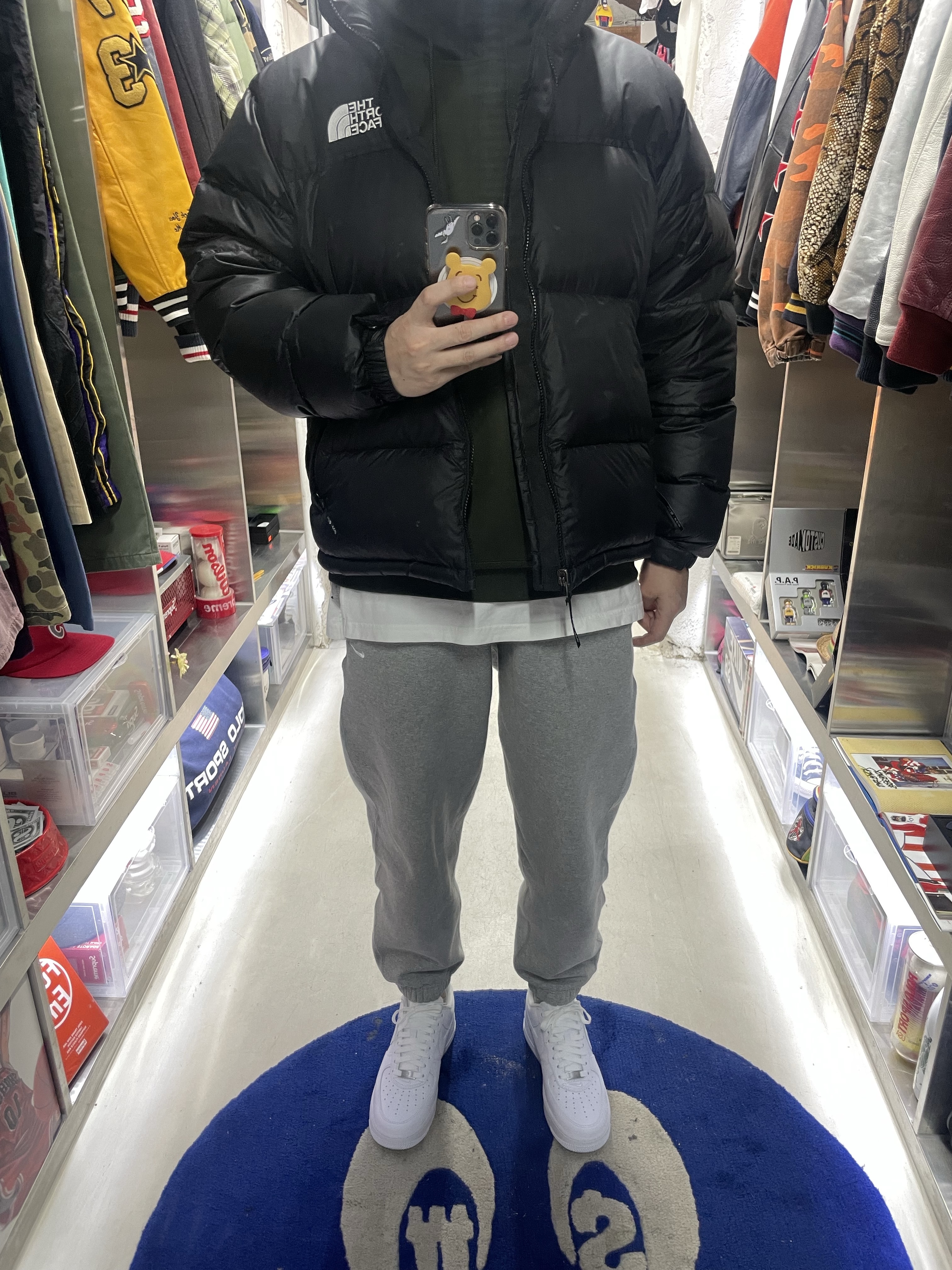 The North Face 1996 Eco Nuptse Jacket Black, Nike NRG Solo Swoosh Fleece Pants Dark Grey Heather - Asia 착용 스타일 - 2