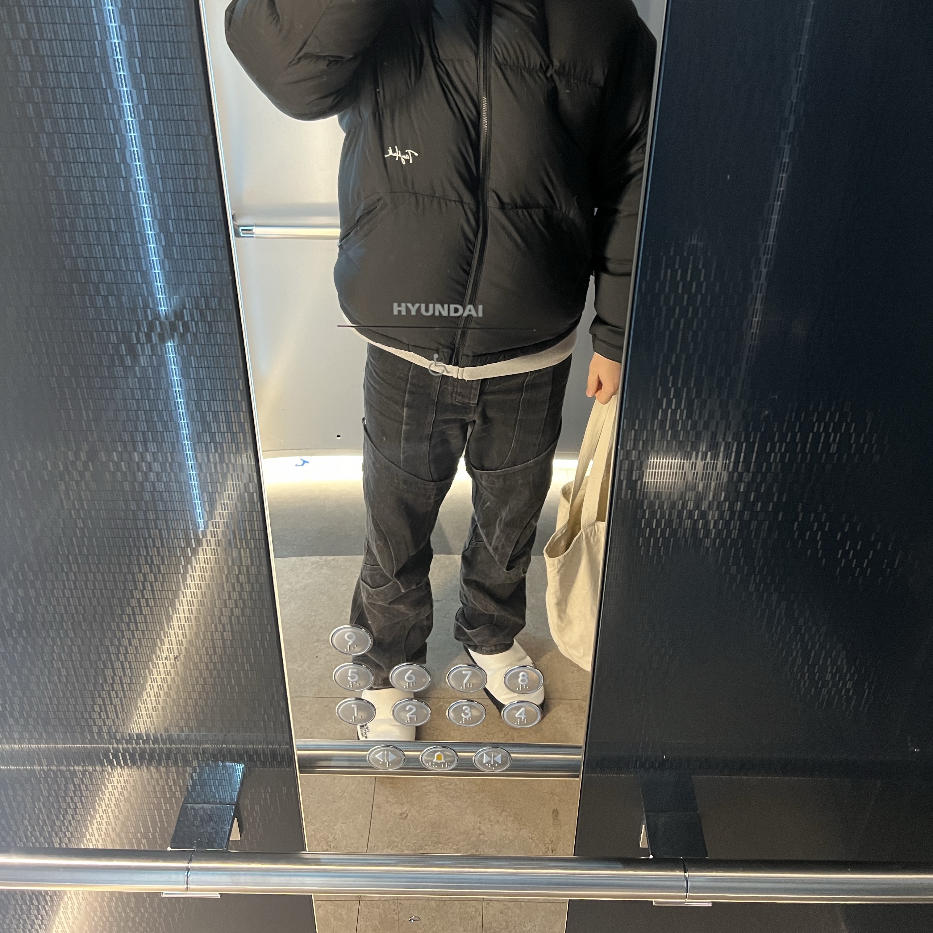 The North Face Nuptse Mule White 착용 스타일