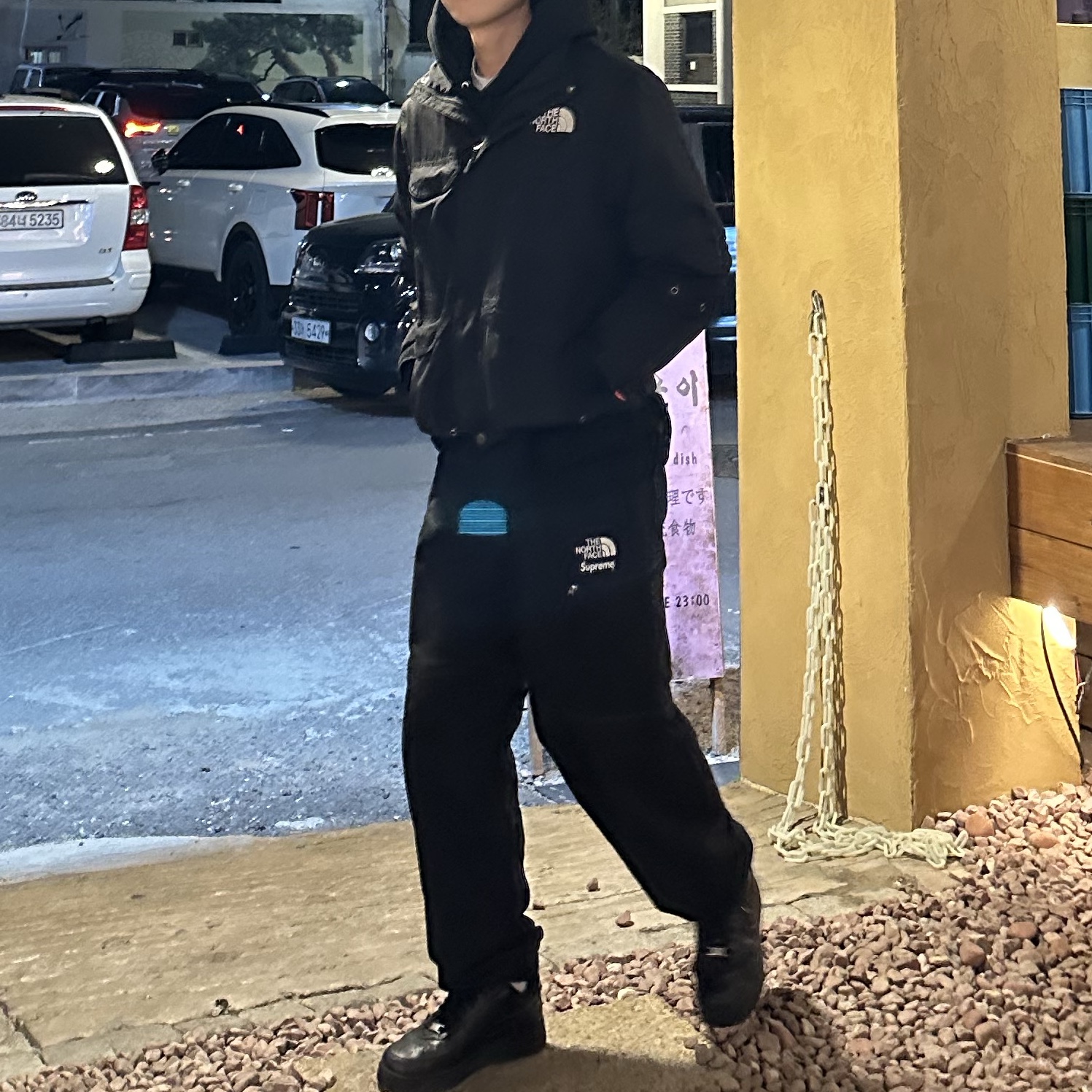 Supreme x The North Face Trekking Convertible Jacket Black - 22SS, Supreme x The North Face Convertible Sweatpants Black - 23SS 착용 스타일