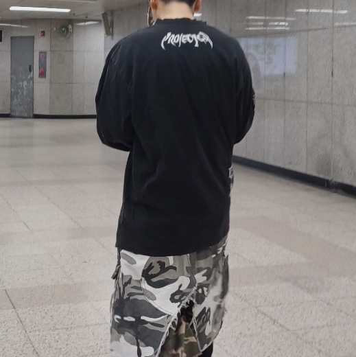 Project G/R Sprinter Coat Black, Project G/R x MFM333. Layered Skirt Camo Cargo Shorts Multi Camo 착용 스타일 - 2