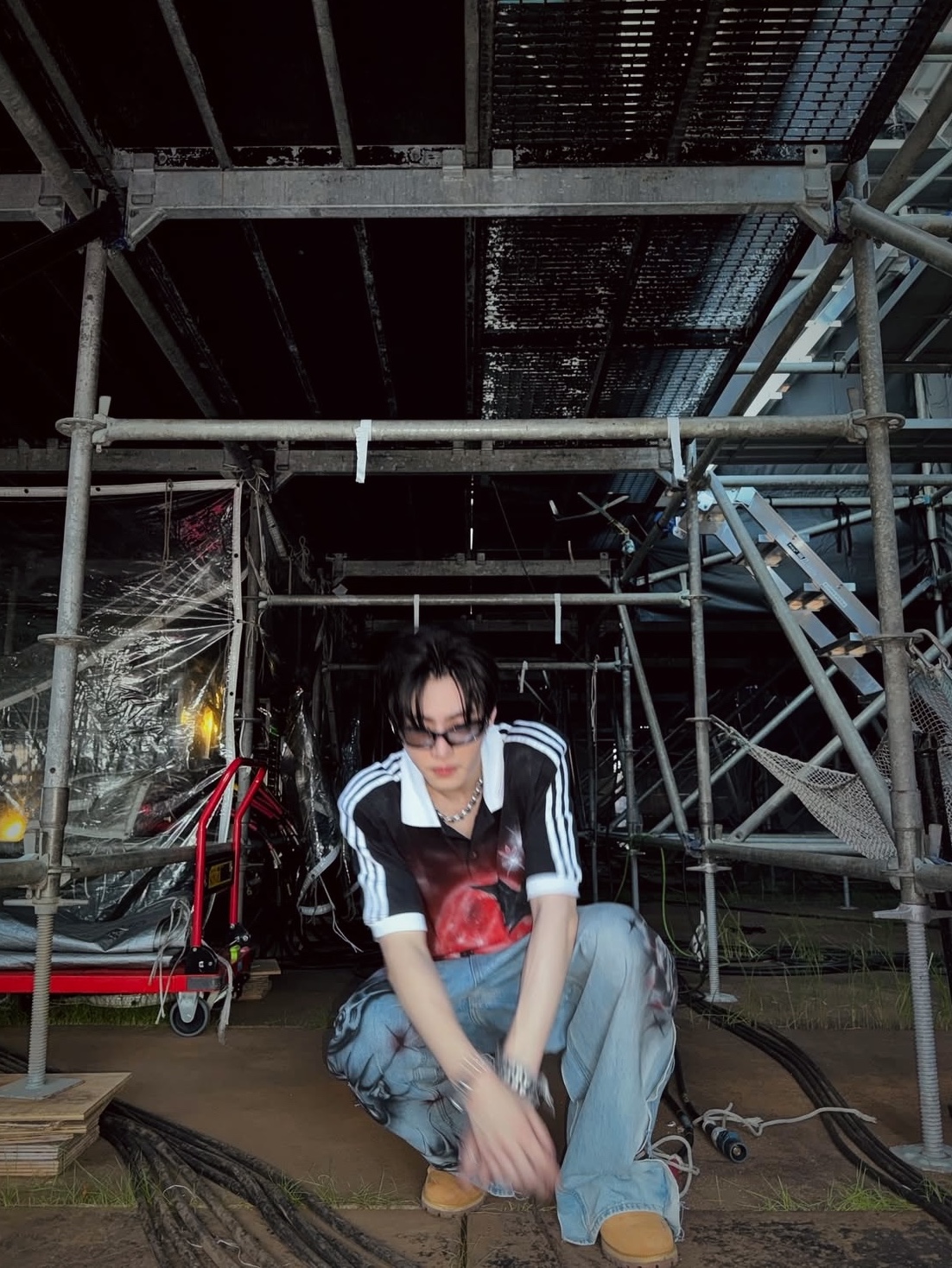 Gentle Monster Memento 01 SM Black Gray, Adidas Adicolor Classic 3-Stripes Polo Shirt Black - KR Sizing 착용 스타일 - 2