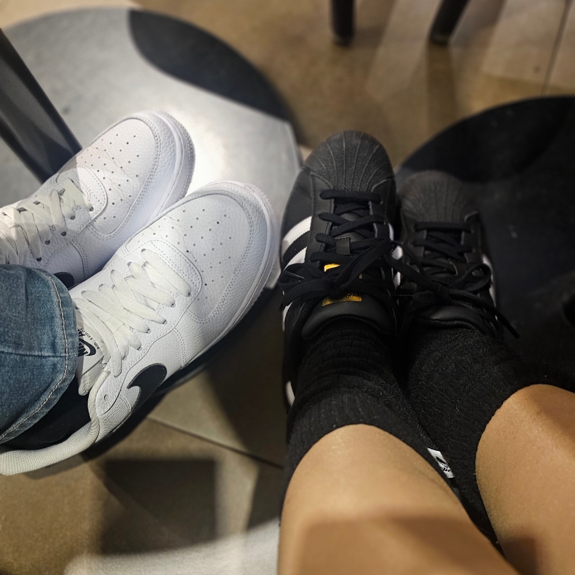 Adidas Superstar Core Black White, Nike Air Force 1 '07 White Black 착용 스타일