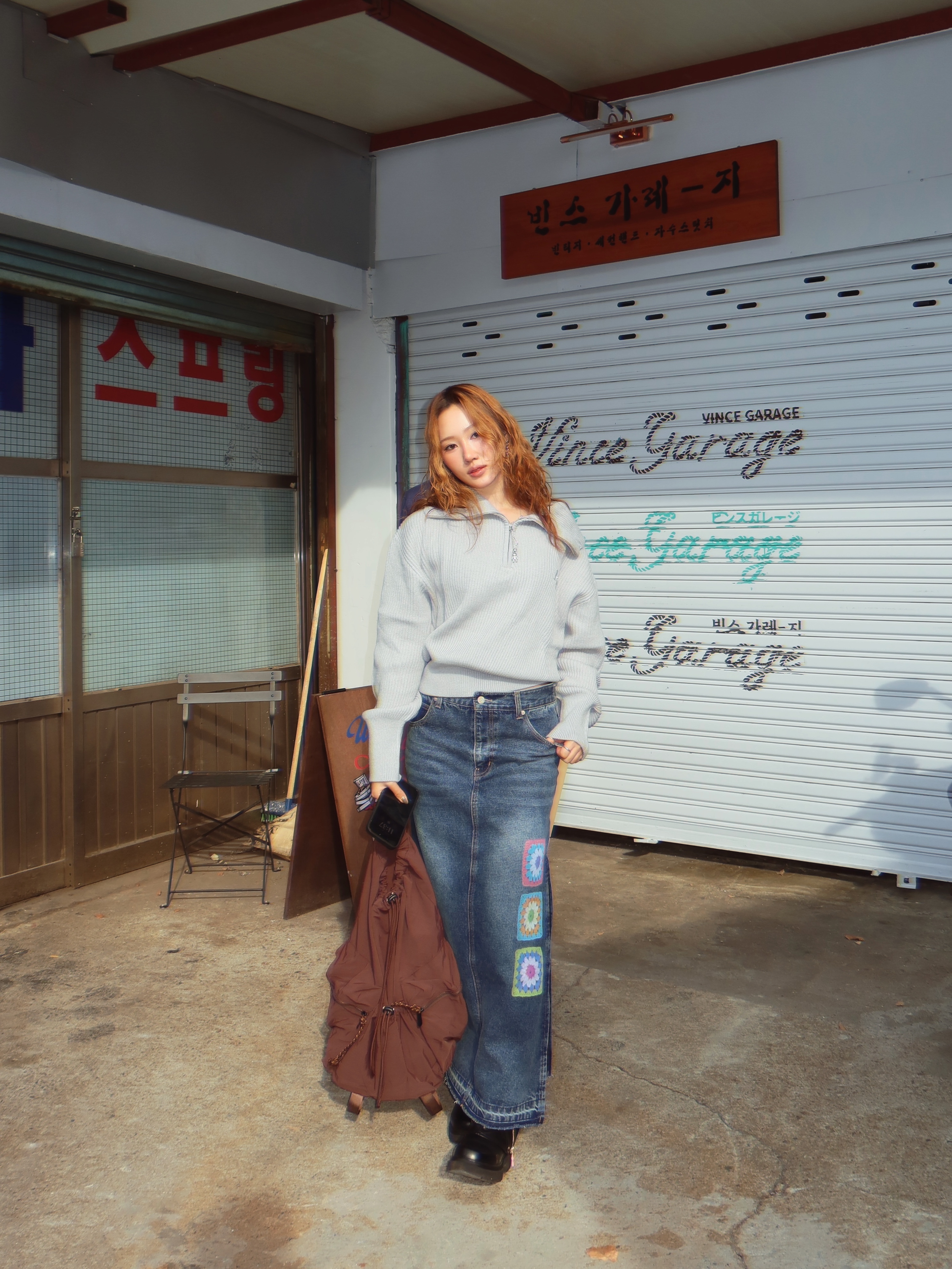 ROCCI ROCCI RCC Knit Half Zipup Grey, ROCCI ROCCI X GRAFIKUS Crochet Denim Long Skirt Middle Blue 착용 스타일 - 4