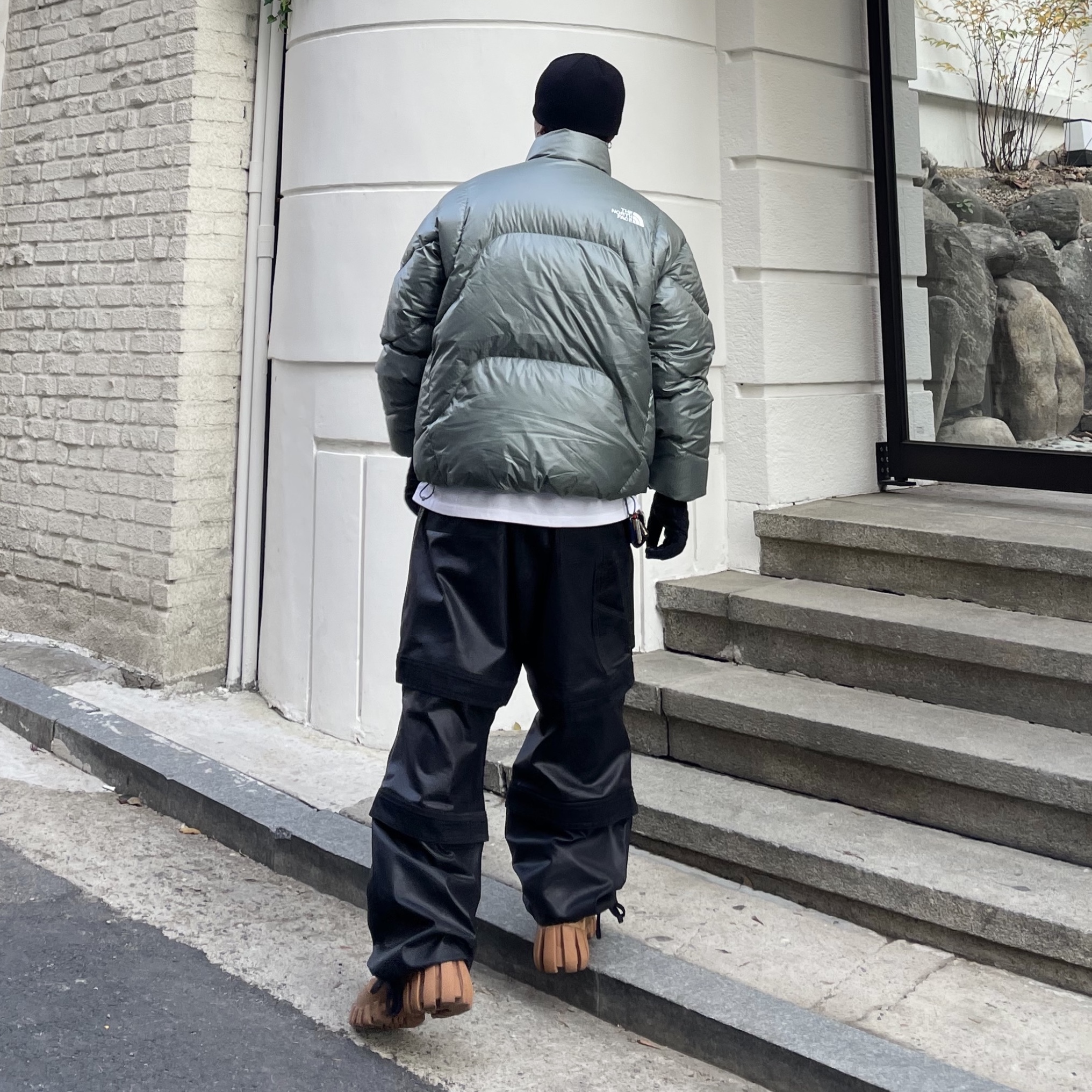 The North Face White Label Wave RDS Down Jacket Khaki 착용 스타일 - 2