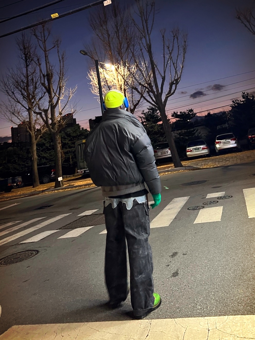 Dr. Martens x Awake NY Lowell Hair On Leather Moc Toe Shoes Green, Bensimon Finger Hole Gloves Green 착용 스타일 - 6