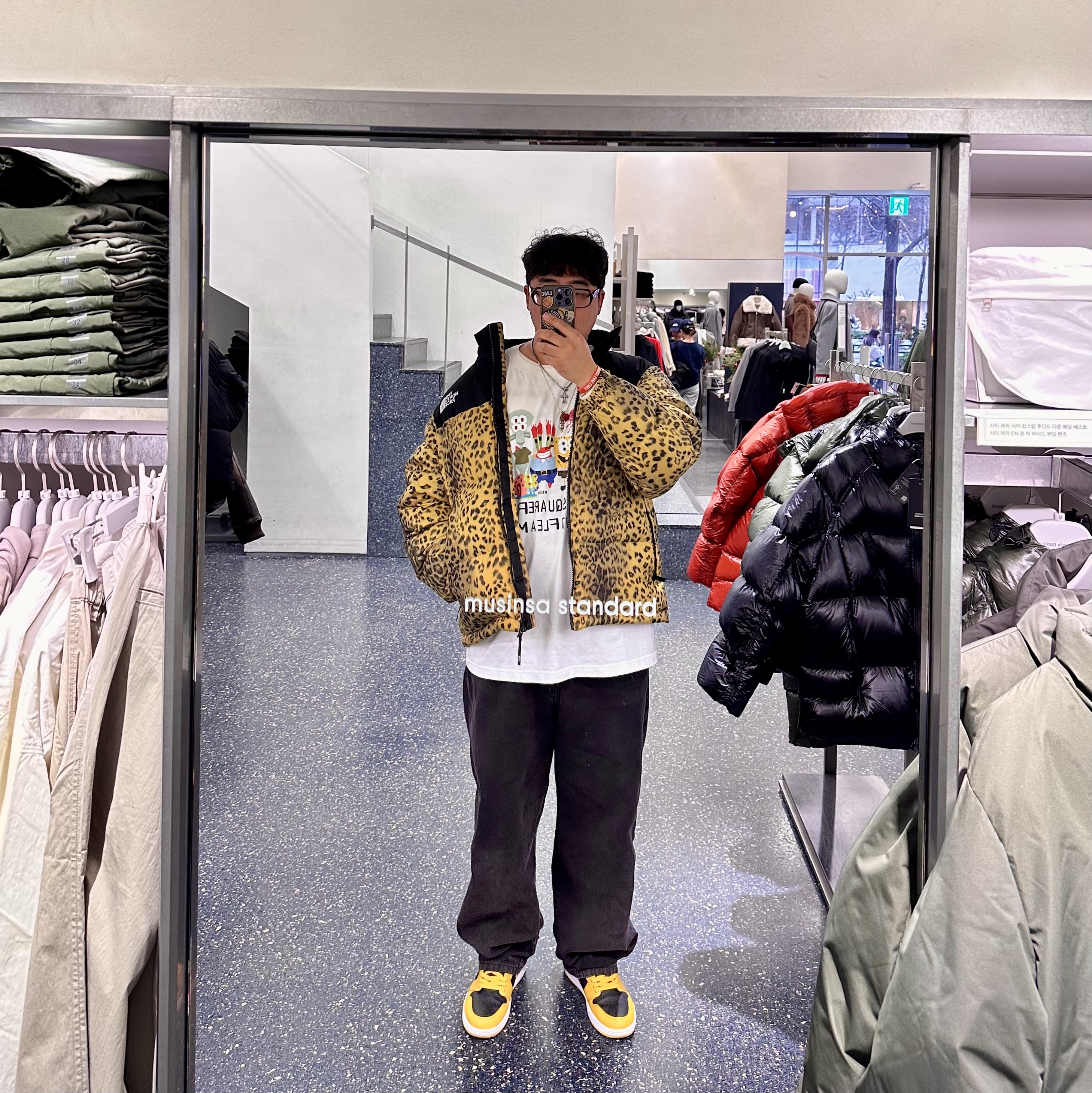 The North Face White Label Novelty Nuptse Down Jacket P Gold, Gentle Monster x Maison Margiela MM114 Black Clear 착용 스타일 - 2
