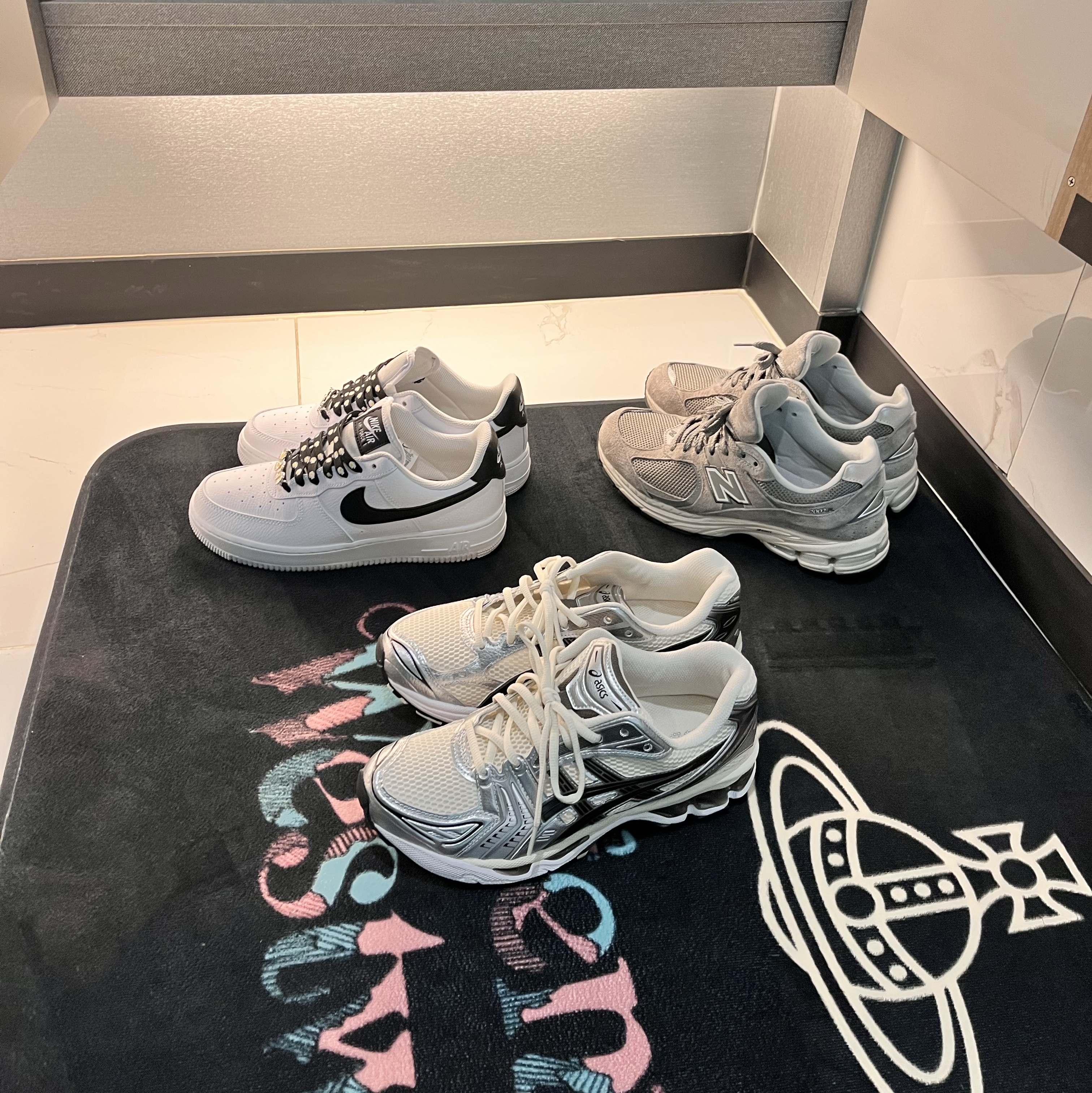 Nike Air Force 1 '07 White Black, Asics Gel-Kayano 14 Cream Black 착용 스타일 - 2