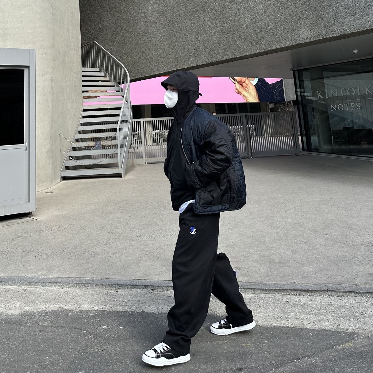 Maison Mihara Yasuhiro Peterson OG Sole Canvas Low Sneakers Black, Zara x Ader Error Jogger Pants Black 착용 스타일
