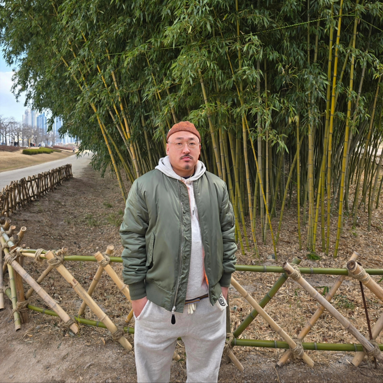 Stussy x CDG MA-1 Jacket Olive 착용 스타일