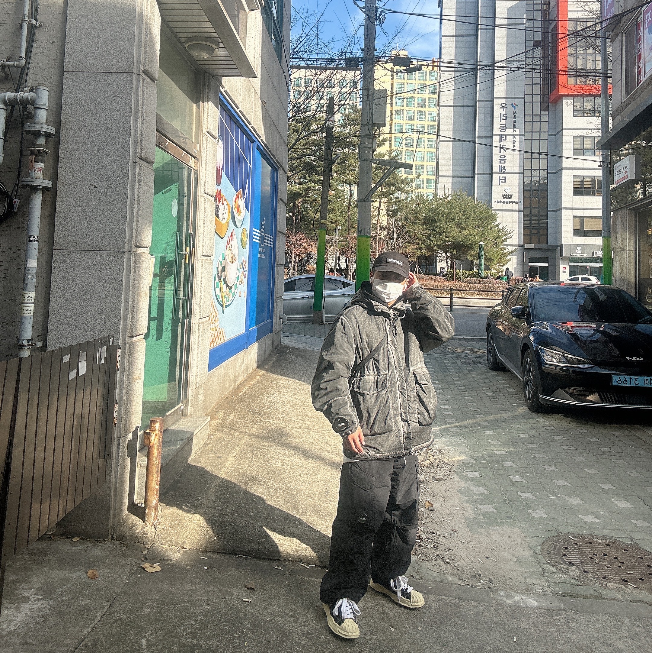 Palace x C.P. Company Trouser Black - 23FW, Palace x C.P. Company Shell Goggle Jacket Black - 22FW 착용 스타일