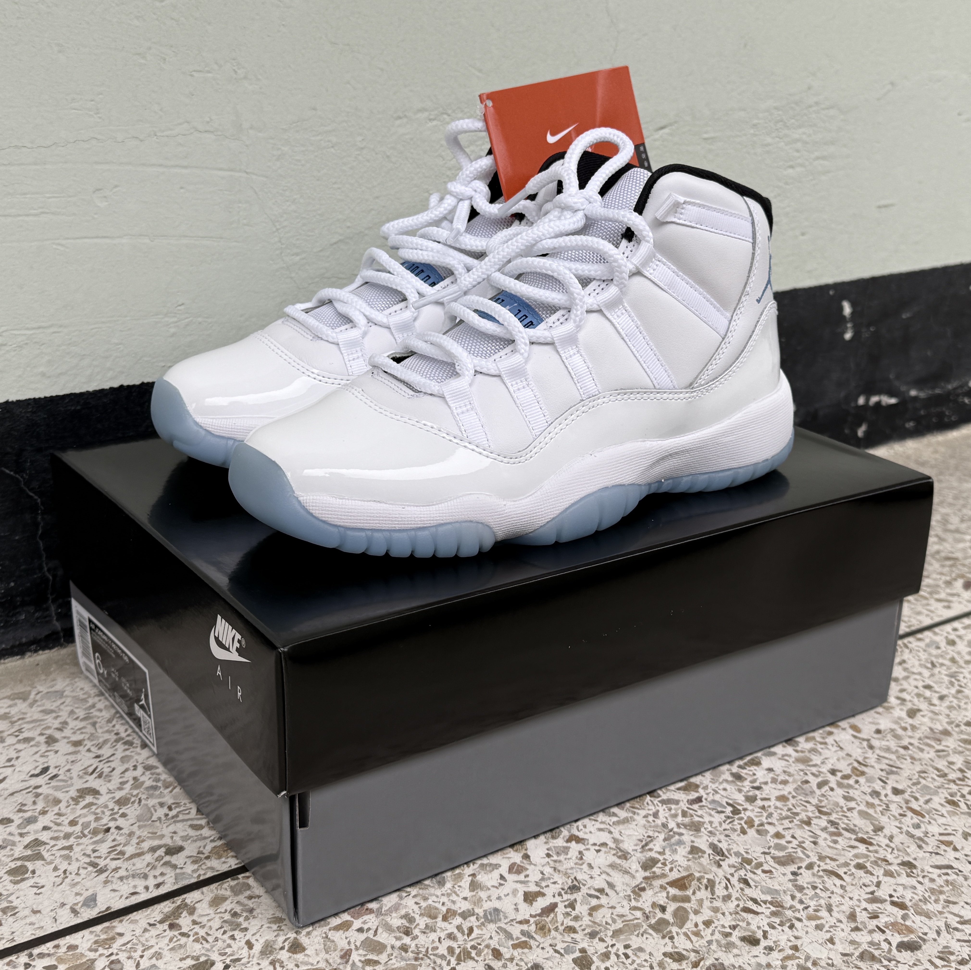 (GS) Jordan 11 Retro Legend Blue 2024 착용 스타일 - 4