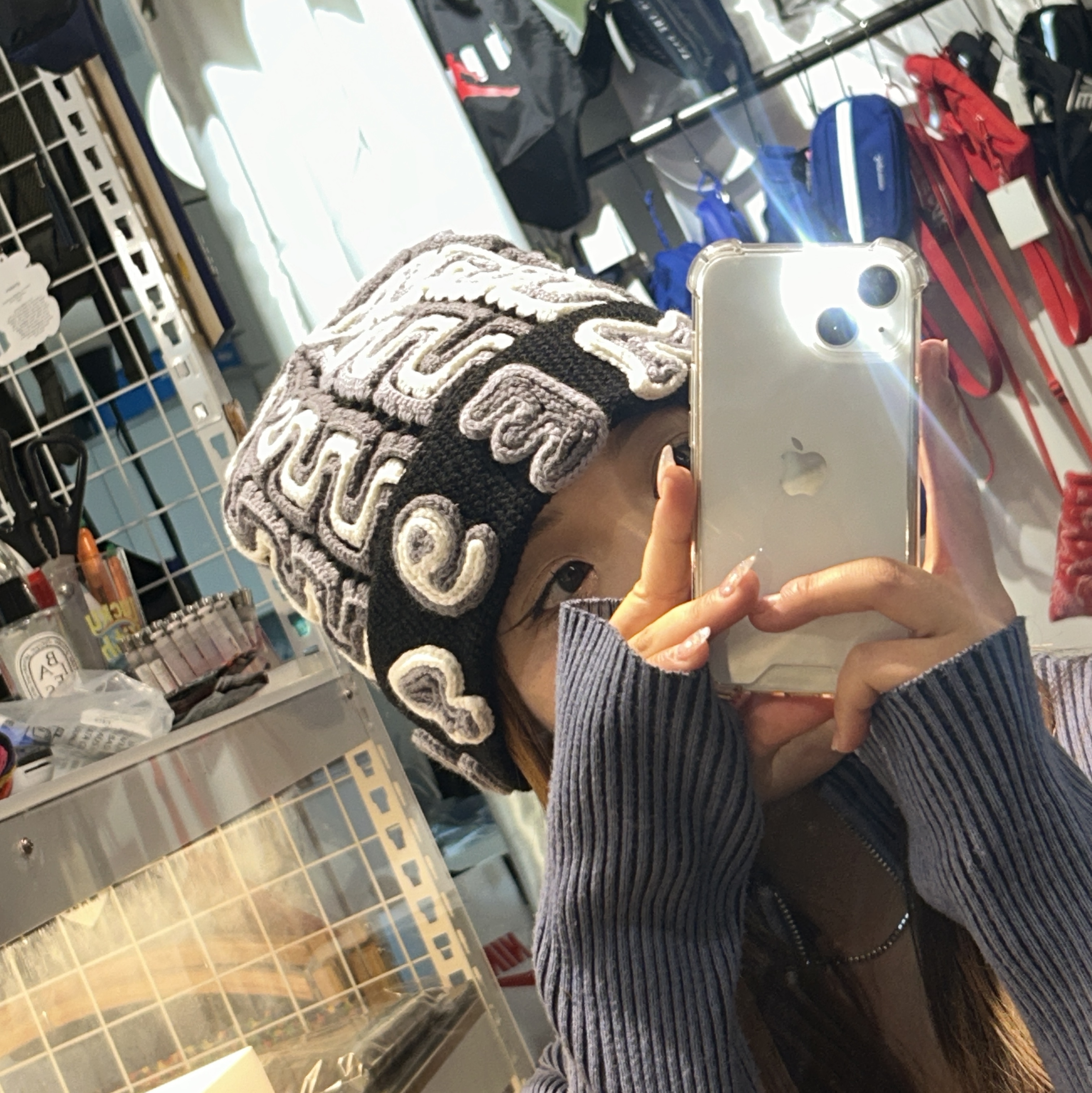 Supreme Yarn Applique Beanie Dark Orange - 24FW, Supreme Yarn Applique Beanie Black - 24FW 착용 스타일 - 2