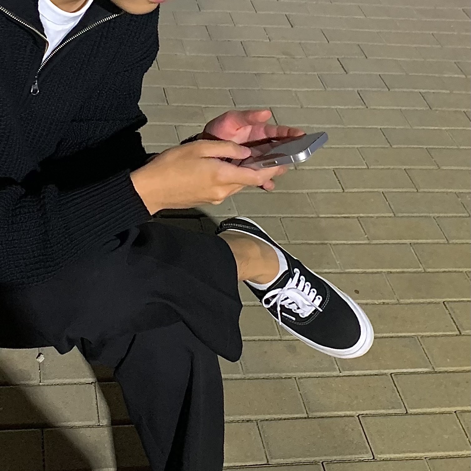 Vans Authentic Black White 착용 스타일 - 2
