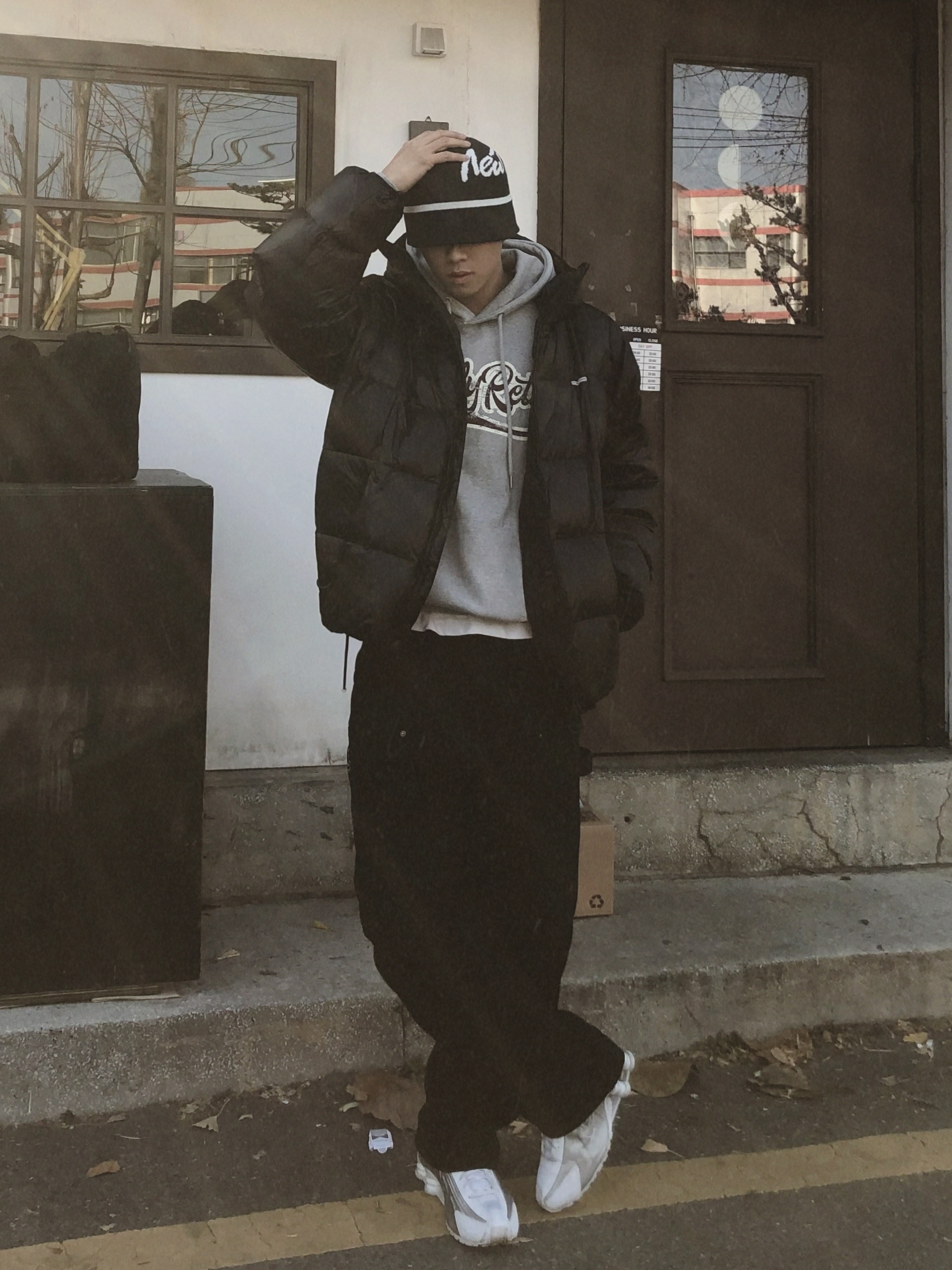 Thevinylhouse Hooded Duck Down Jacket Black, (W) Nike Shox R4 White Metallic Silver 착용 스타일 - 3