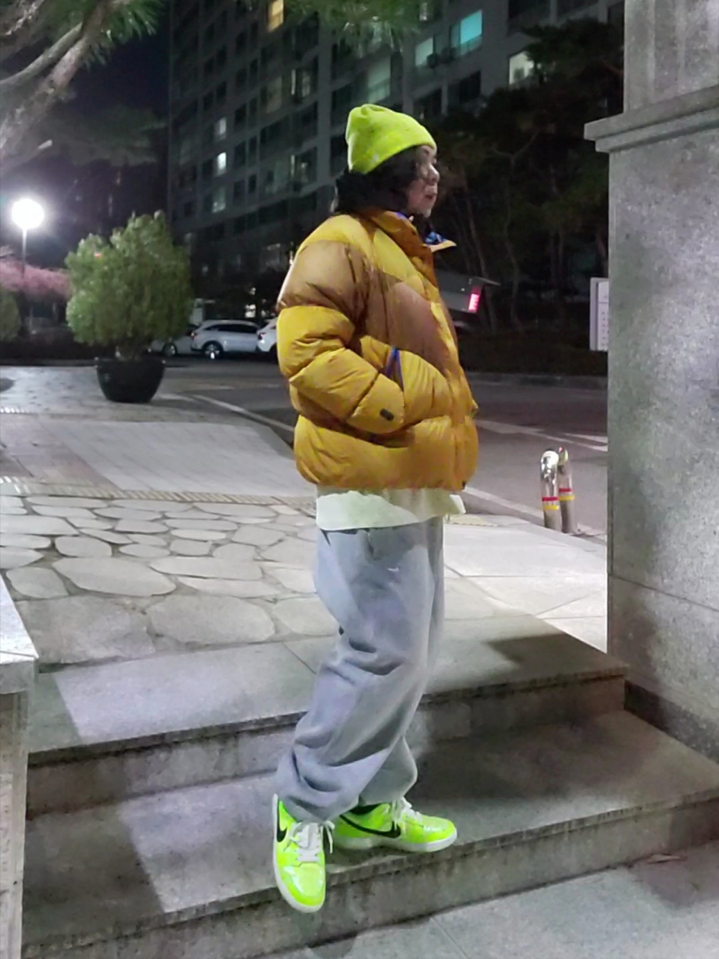 Nike Dunk Low Volt, (W) Nike NRG Solo Swoosh Fleece Pants Dark Grey Heather - US/EU 착용 스타일 - 5