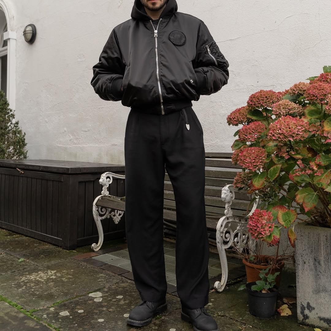 Etudes Studio Nylon Bomber Jacket Black - 24FW 착용 스타일