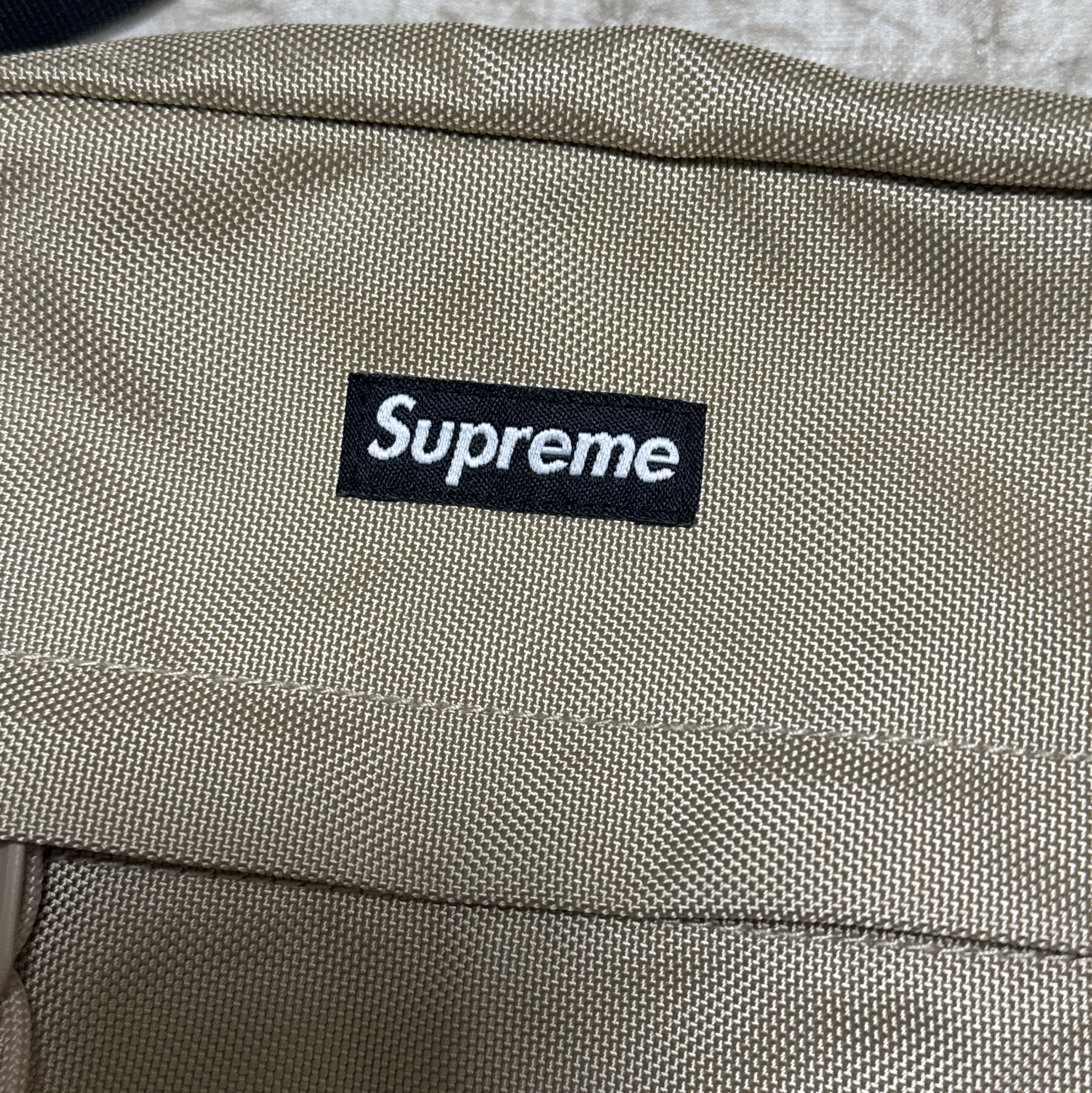 Supreme Shoulder Bag Tan - 18SS 착용 스타일