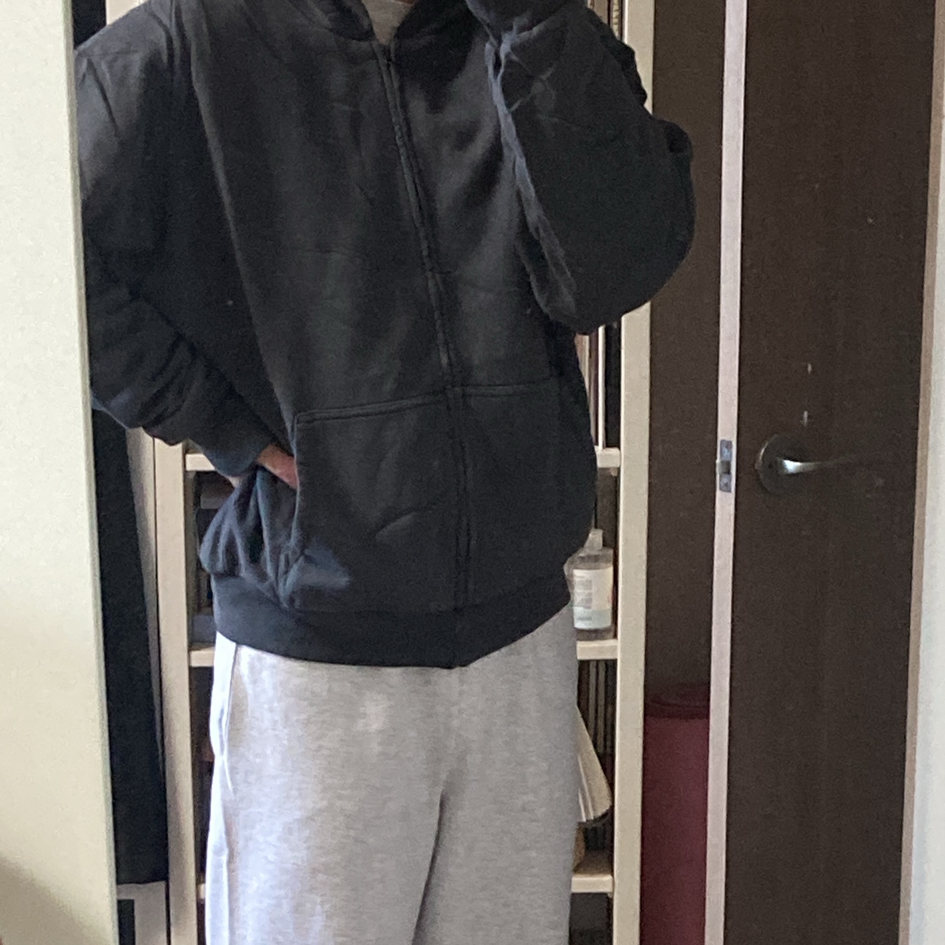 Yeezy YZY Zip-Up Hoodie Dark Grey, Yeezy x Gosha Rubchinskiy YZY Black Dogs Jogger Heather Grey 착용 스타일 - 2