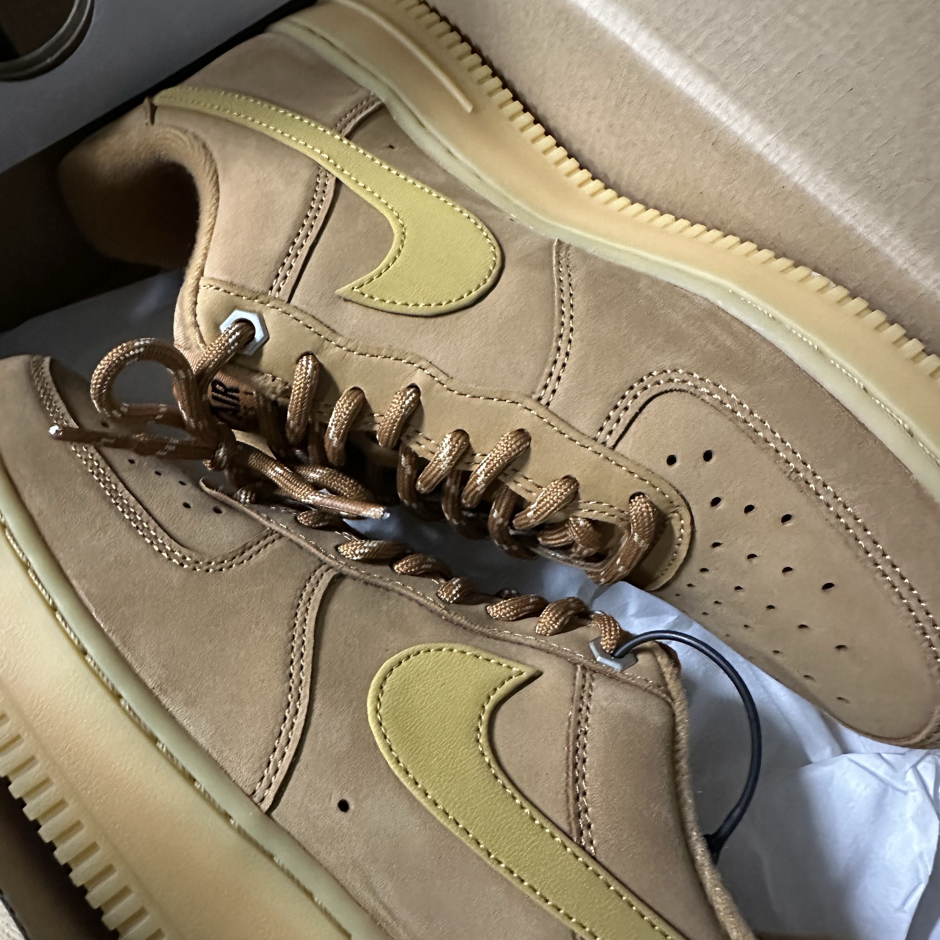Nike Air Force 1 '07 WB Flax 착용 스타일