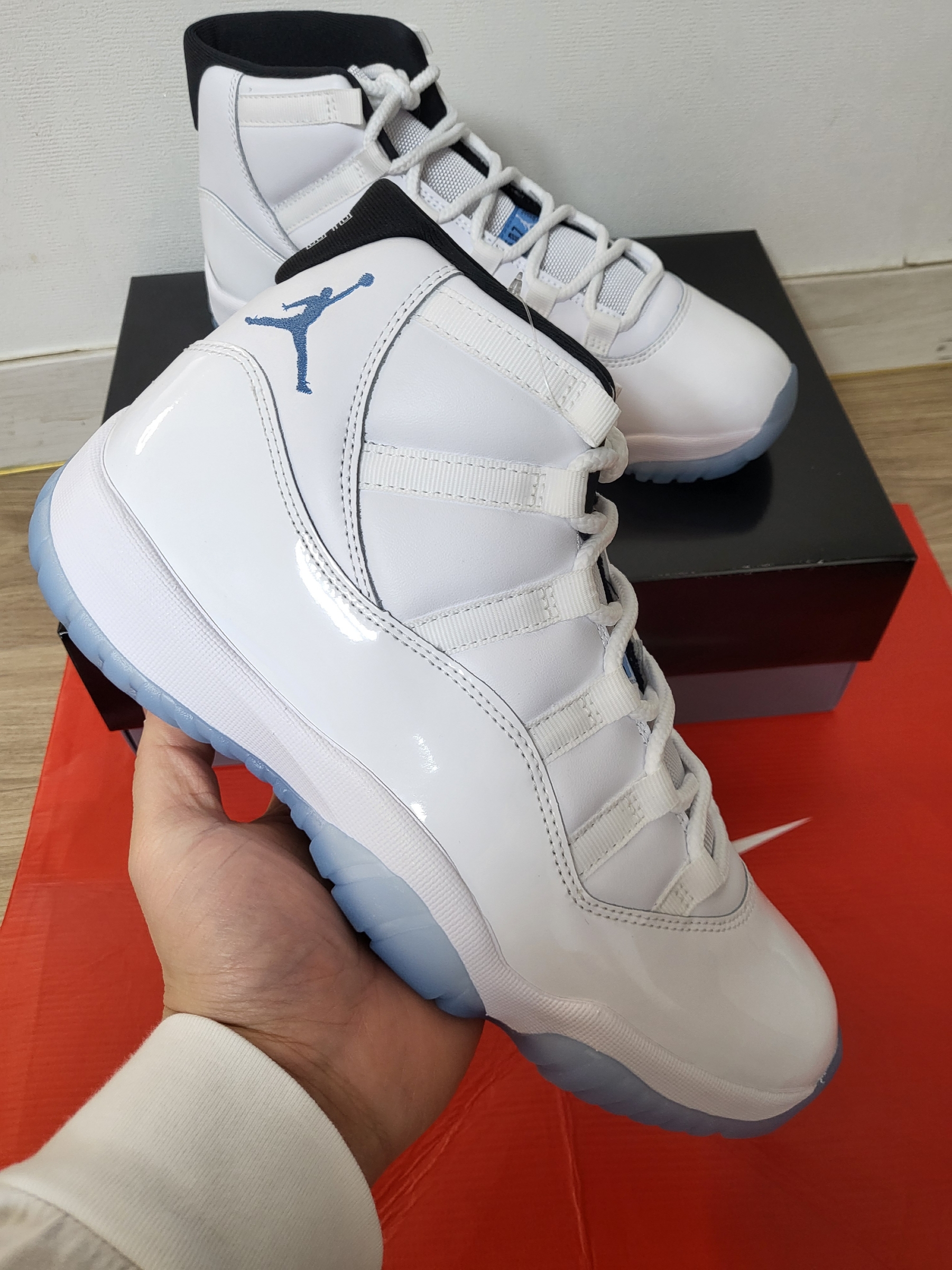 Jordan 11 Retro Legend Blue 2024 착용 스타일 - 1