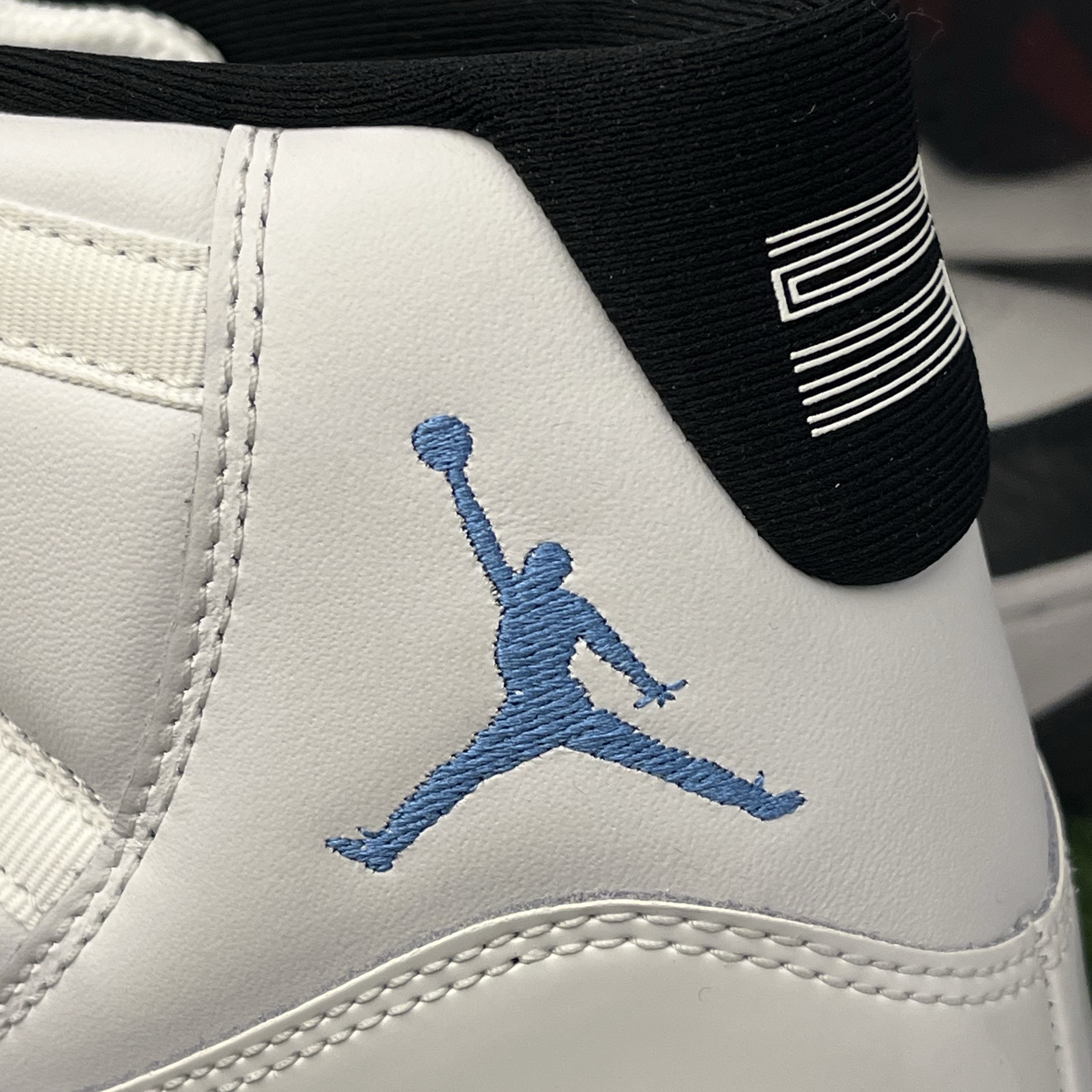 Jordan 11 Retro Legend Blue 2024 착용 스타일 - 1