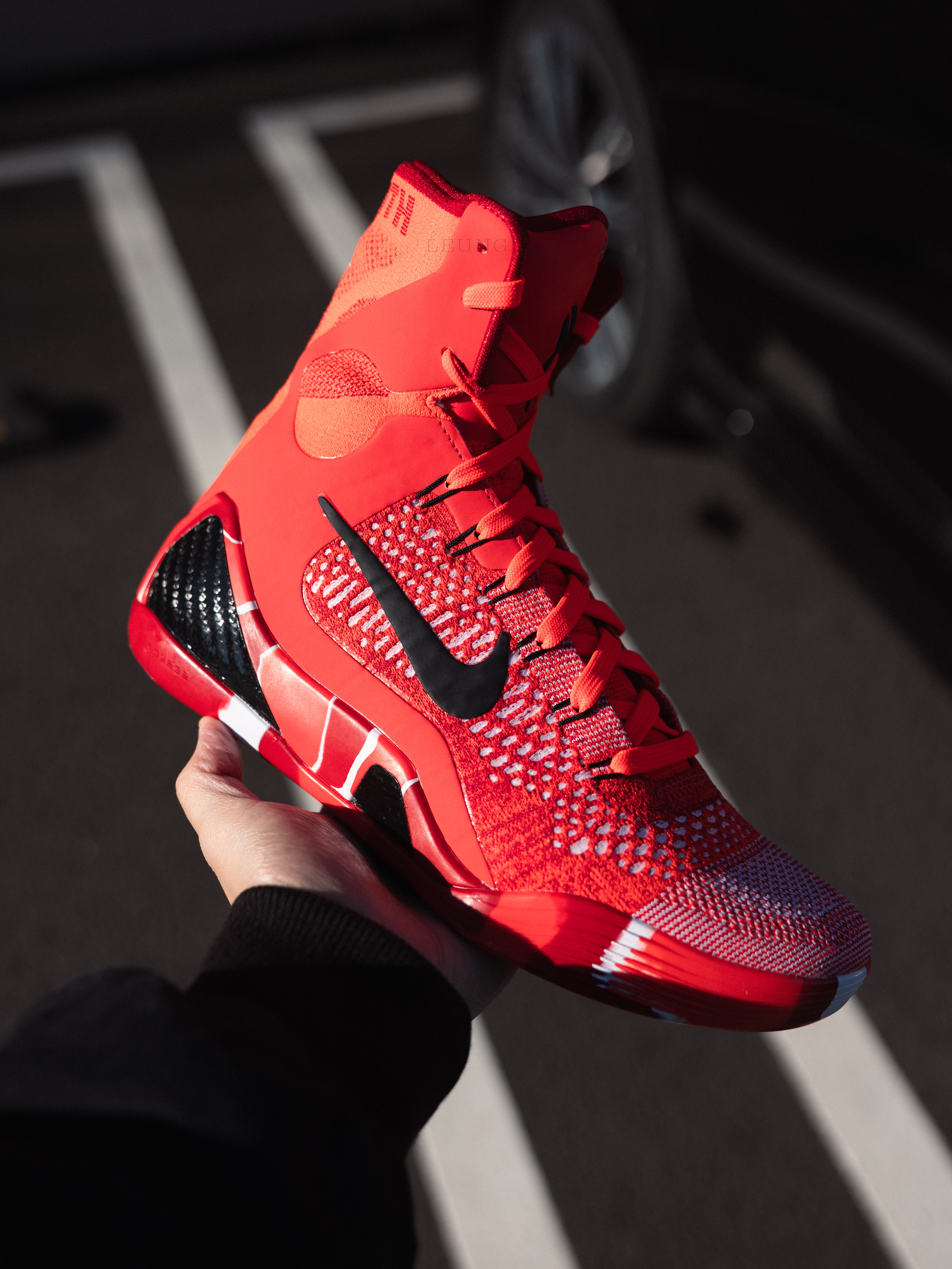 Nike Kobe 9 Elite High Protro Bright Crimson and Emerald Green 착용 스타일 - 3