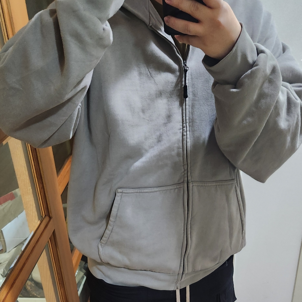 Yeezy YZY Zip-Up Hoodie Grey, Rick Owens Drkshdw Creatch Cargo Drawstring Pants Black 착용 스타일 - 1