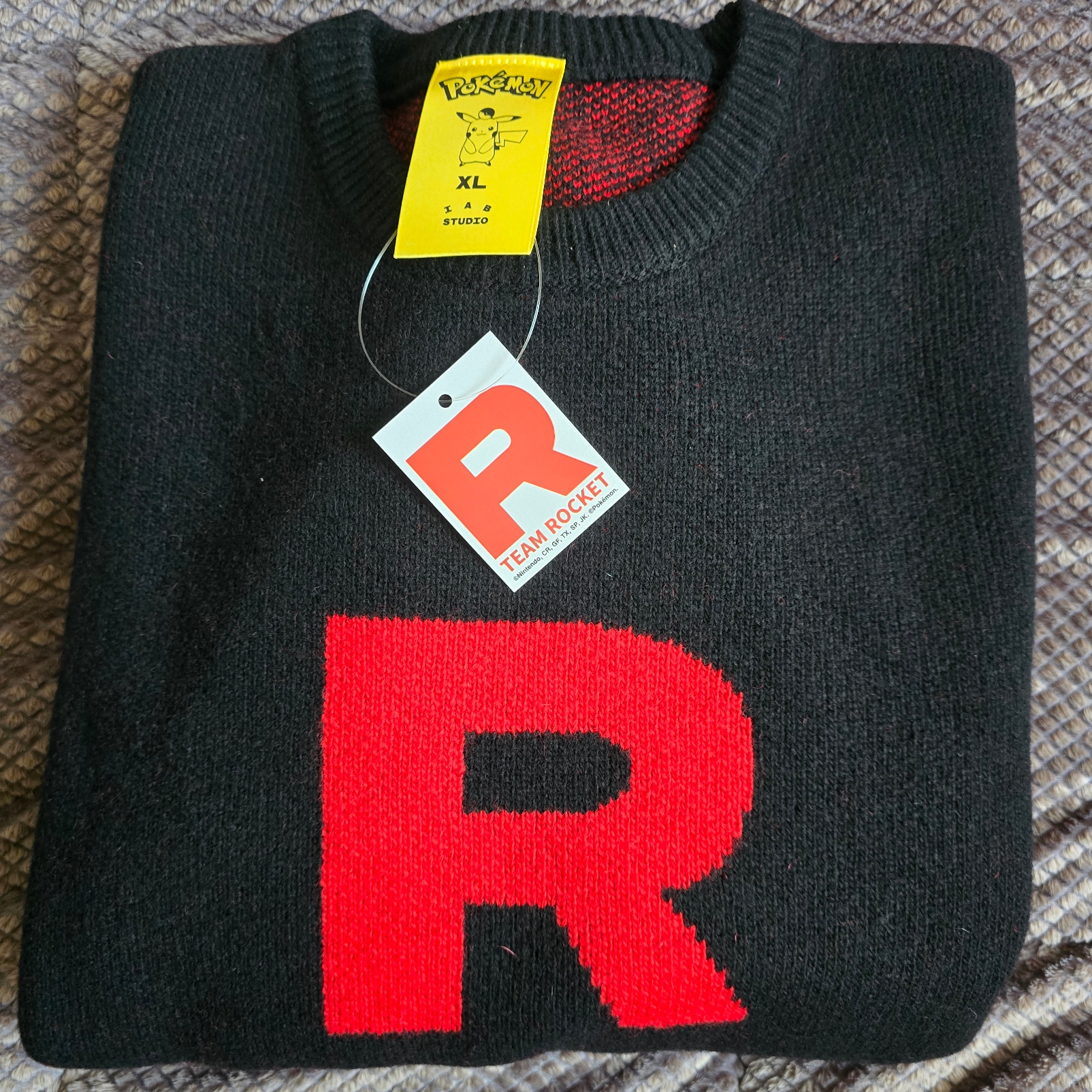 IAB Studio x Pokemon Team Rocket Knit Black Red 착용 스타일