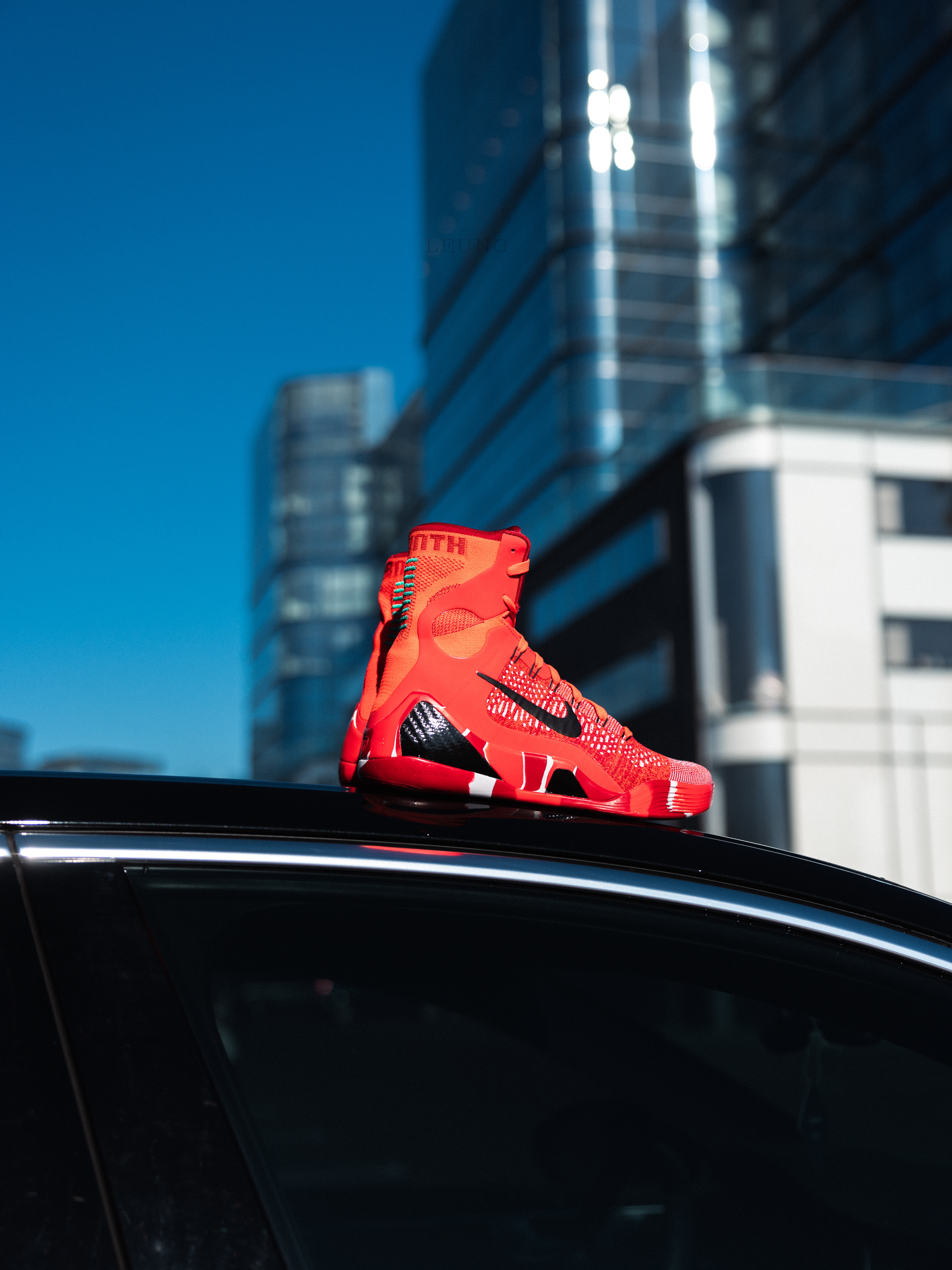 Nike Kobe 9 Elite High Protro Bright Crimson and Emerald Green 착용 스타일 - 1