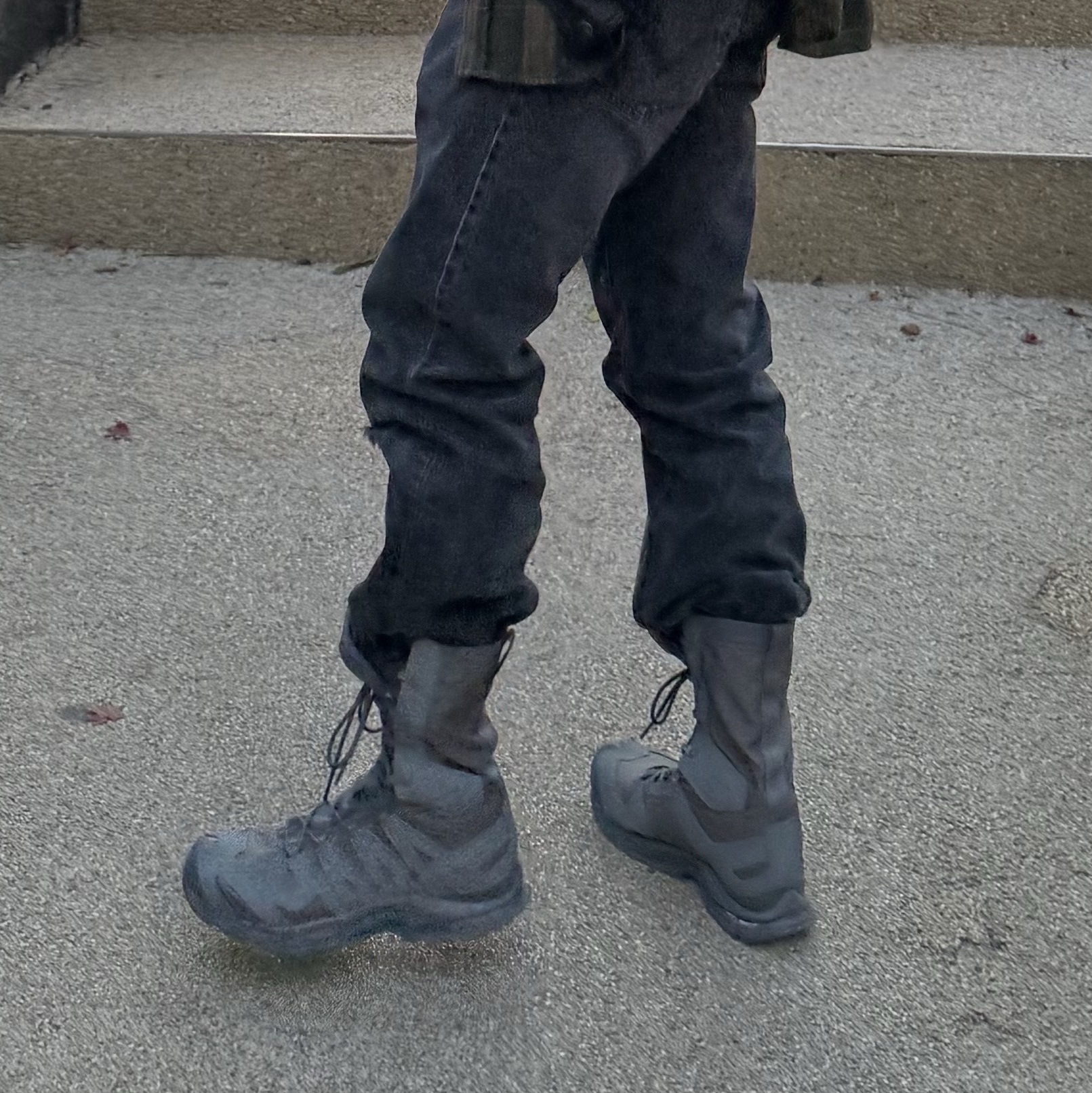 Salomon x Rier XA Jungle Castlerock 착용 스타일 - 3