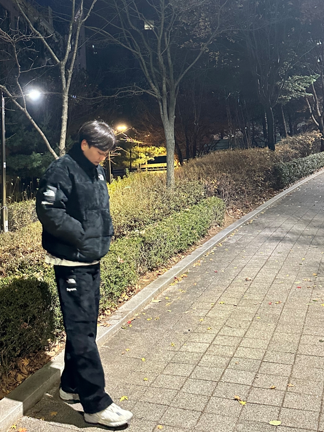 Supreme x The North Face Suede Nuptse Jacket Black - 23FW, Supreme x The North Face Suede Mountain Pant Black - 23FW 착용 스타일 - 1