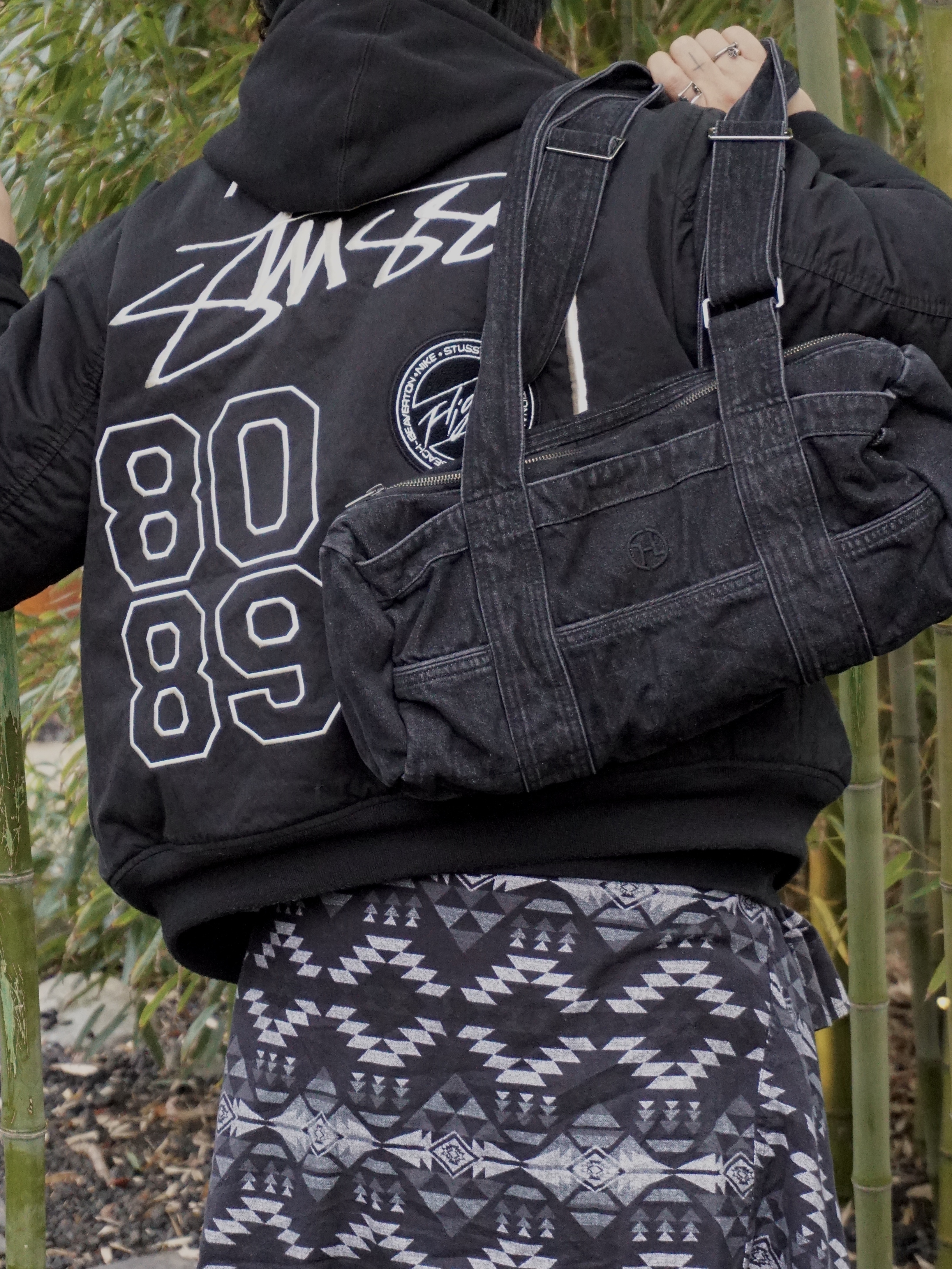 Nike x Stussy Reversible Jacket Black (FJ9153-010), Balenciaga Stapler Sneaker Beige Grey 착용 스타일 - 6
