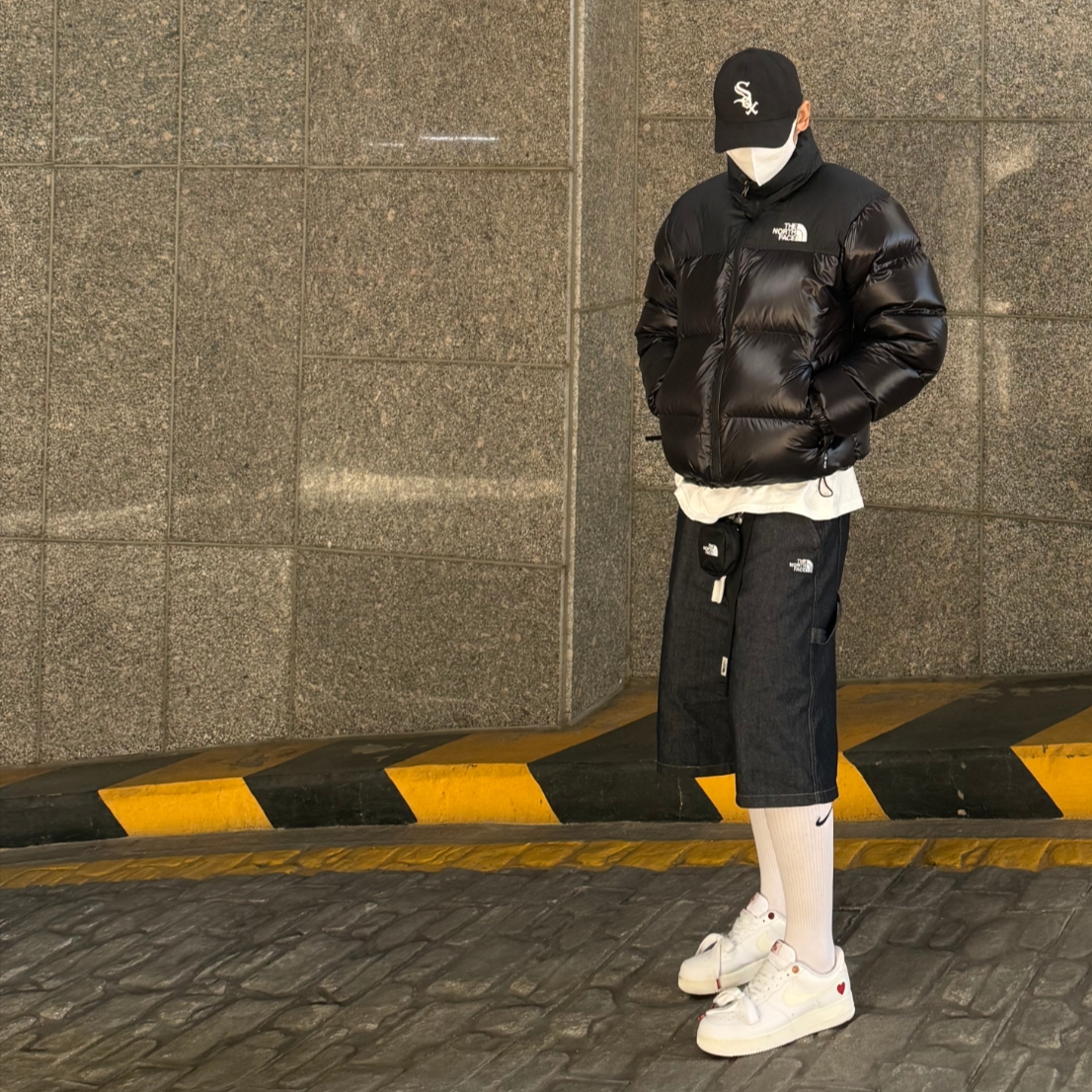 The North Face 1996 Eco Nuptse Jacket Real Black, Nike Air Force 1 Low Valentine Day 2021 착용 스타일