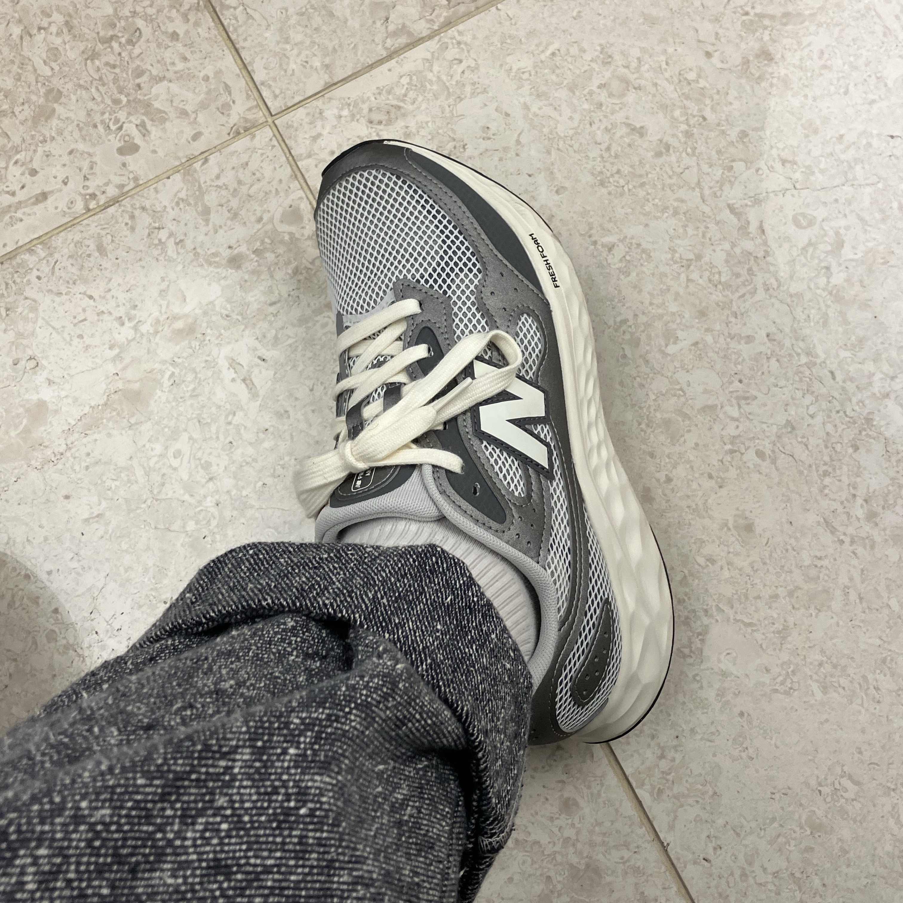 New Balance Fresh Foam Arishi v4 Grey Matter Slate Grey - 2E Wide 착용 스타일