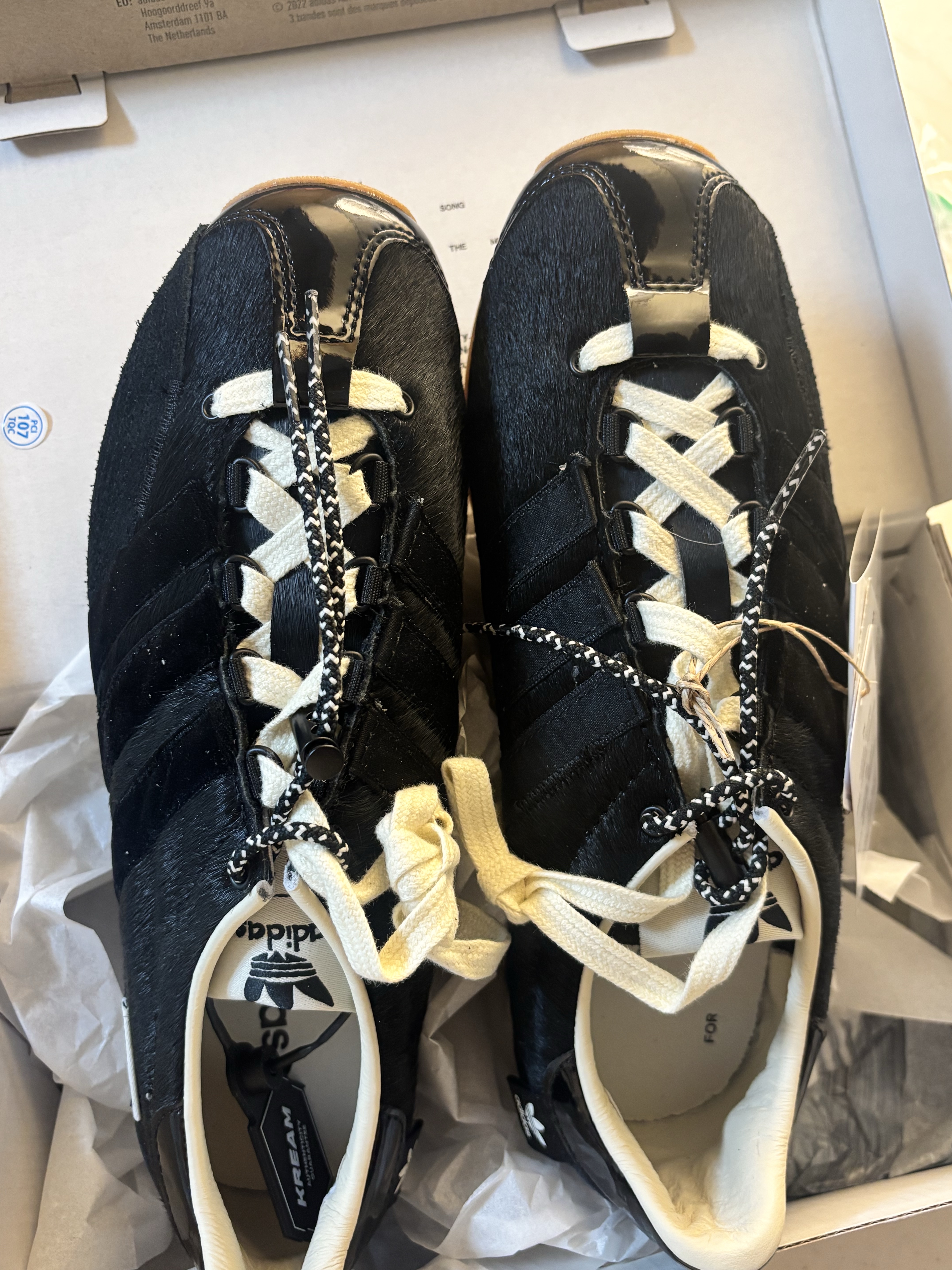 Adidas x Song for the Mute Country OG Core Black Cream White 착용 스타일