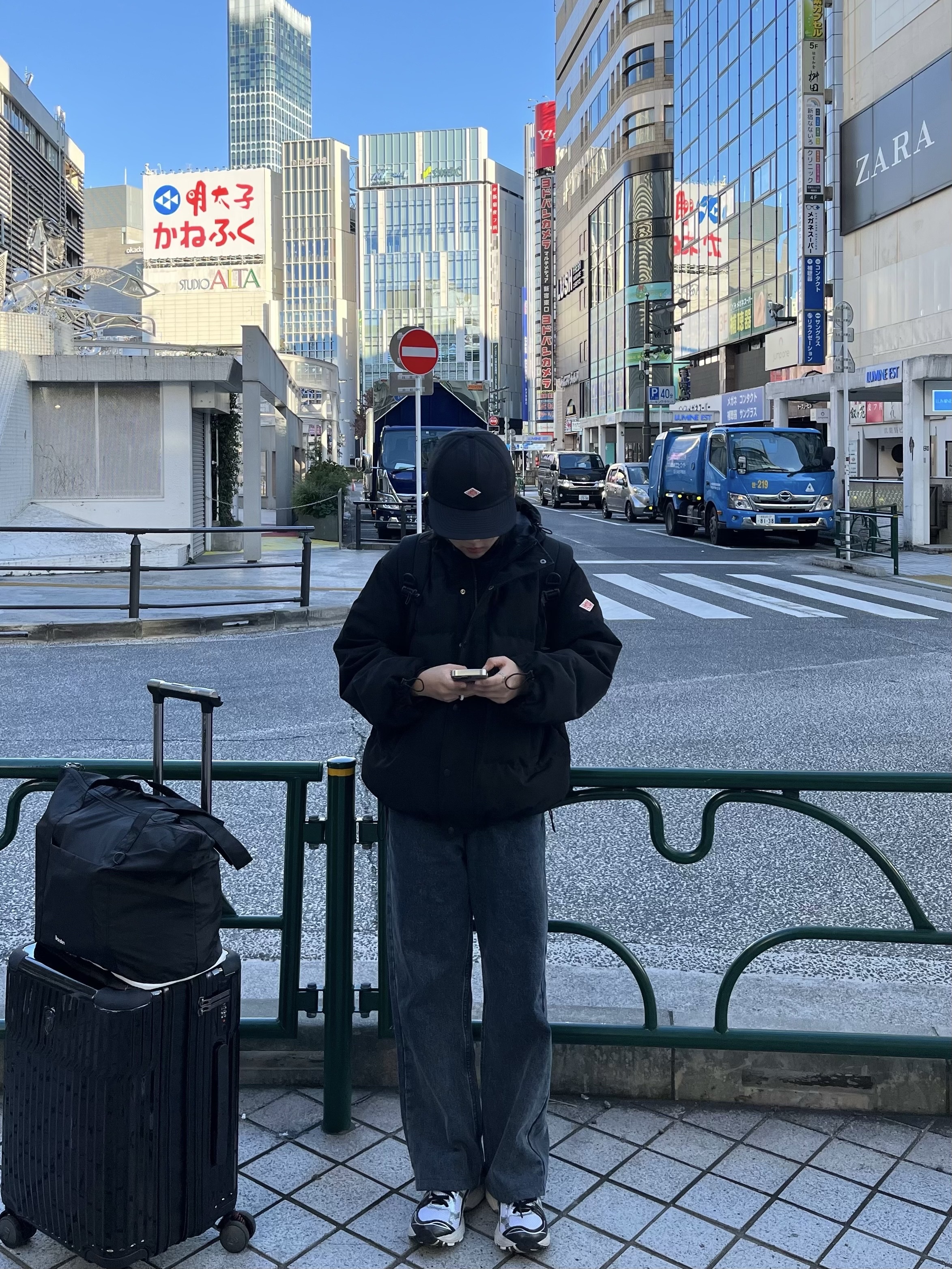 Danton Down Hooded Nylon Jacket Black, Danton Twill Cotton 6-Panel Cap Navy 착용 스타일 - 2